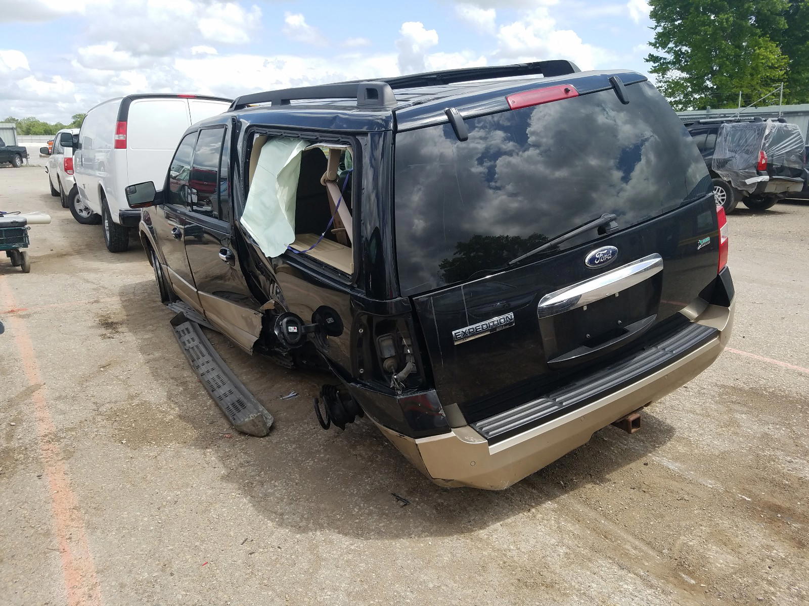 Photo 3 from auction – 2012 FORD EXPEDITION with VIN 1FMJK1J59CEF52632