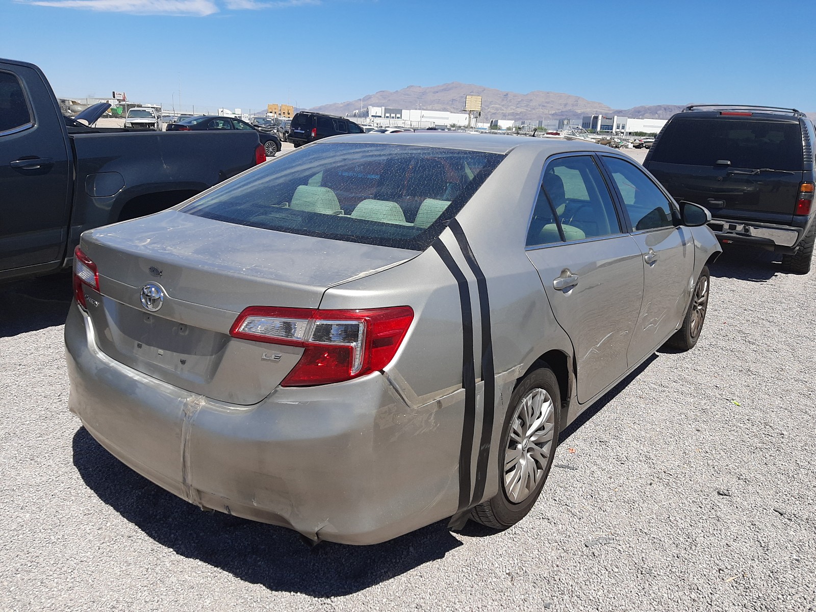 Photo 4 from auction – 2014 TOYOTA CAMRY L with VIN 4T1BF1FKXEU415103