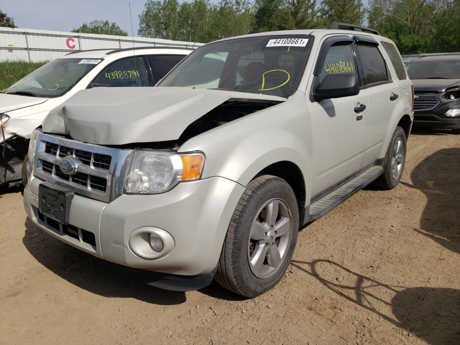 Photo 2 from auction – 2009 FORD ESCAPE XLT with VIN 1FMCU93GX9KA98286