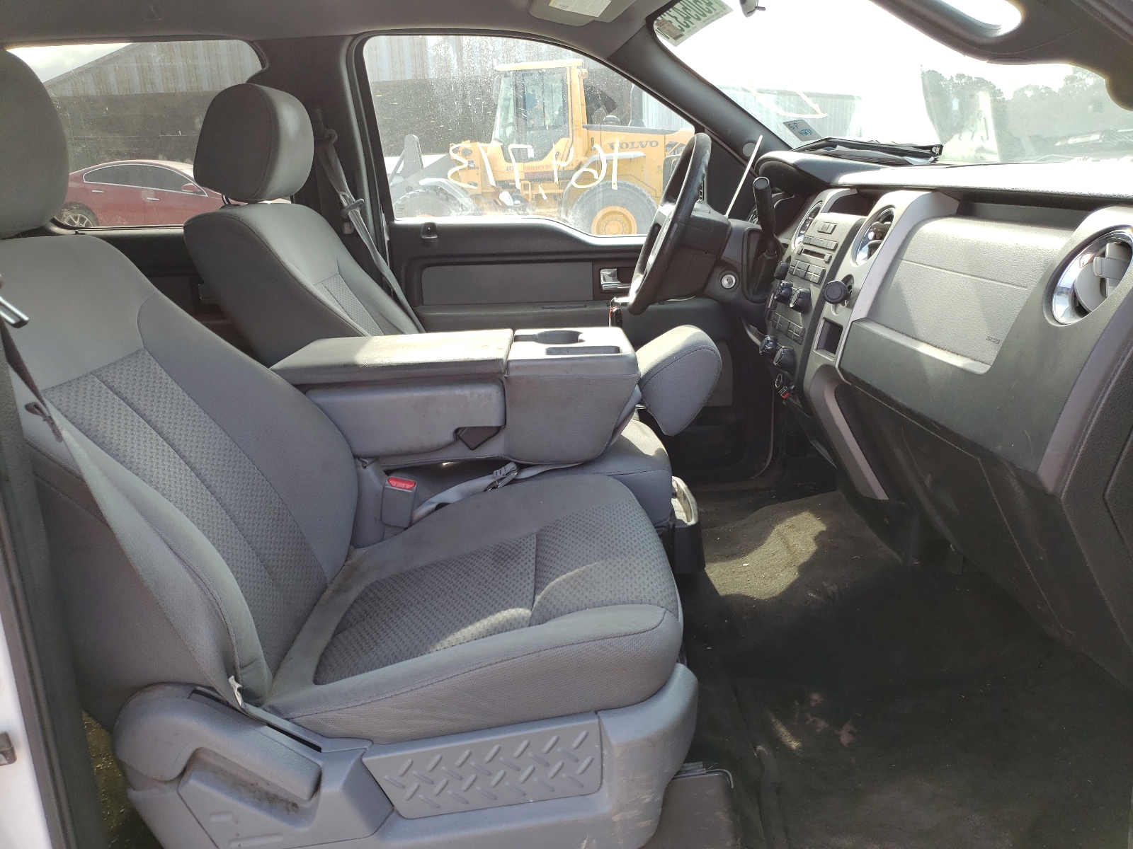 Photo 5 from auction – 2012 FORD F150 SUPER with VIN 1FTFW1CT5CKD45831