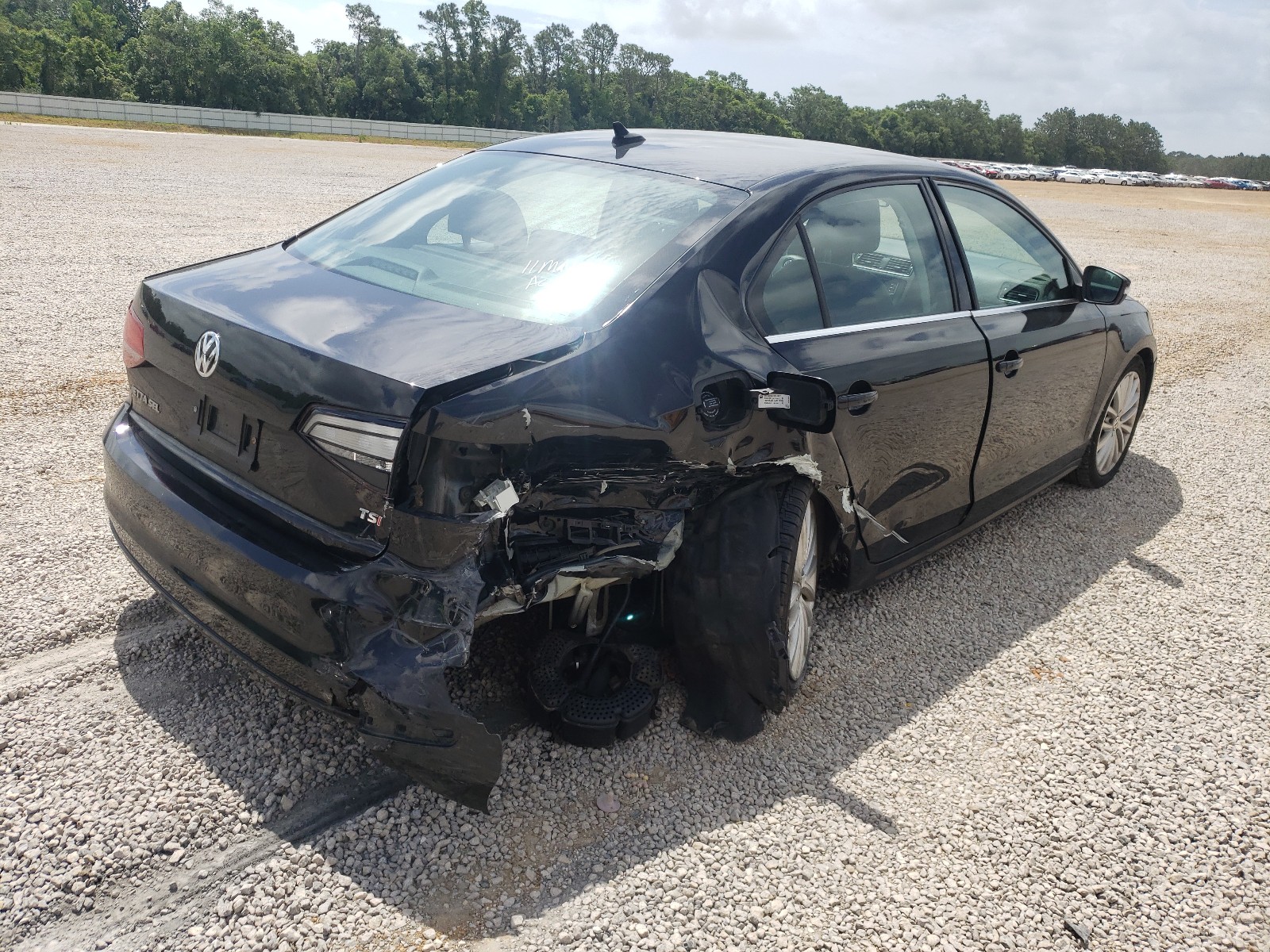 Photo 4 from auction – 2016 VOLKSWAGEN JETTA SEL with VIN 3VWL17AJ0GM220429