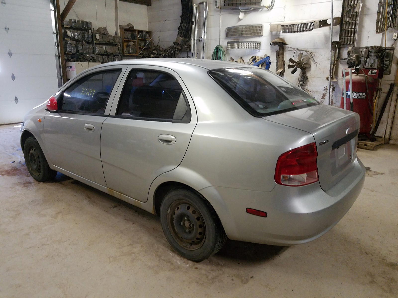 Photo 3 from auction – 2004 CHEVROLET AVEO with VIN KL1TD52624B129164