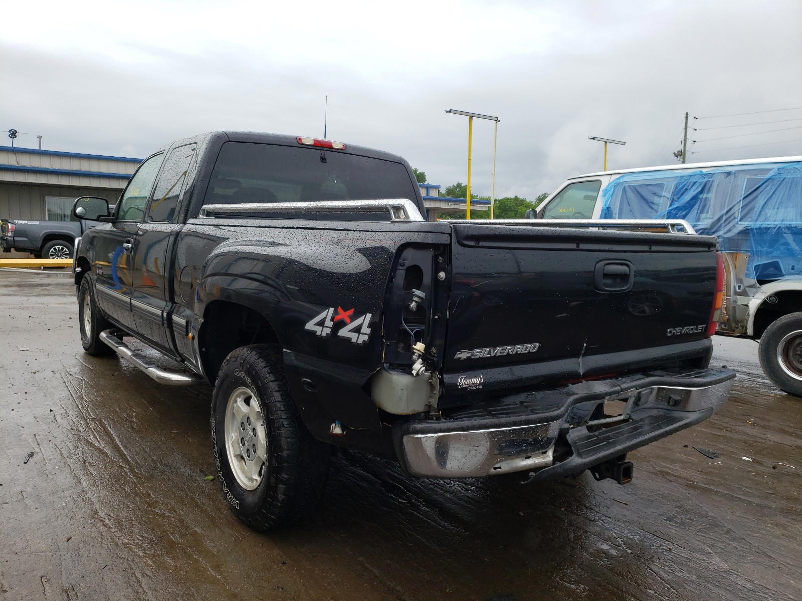 Photo 3 from auction – 2002 CHEVROLET SILVERADO with VIN 2GCEK19T221409384