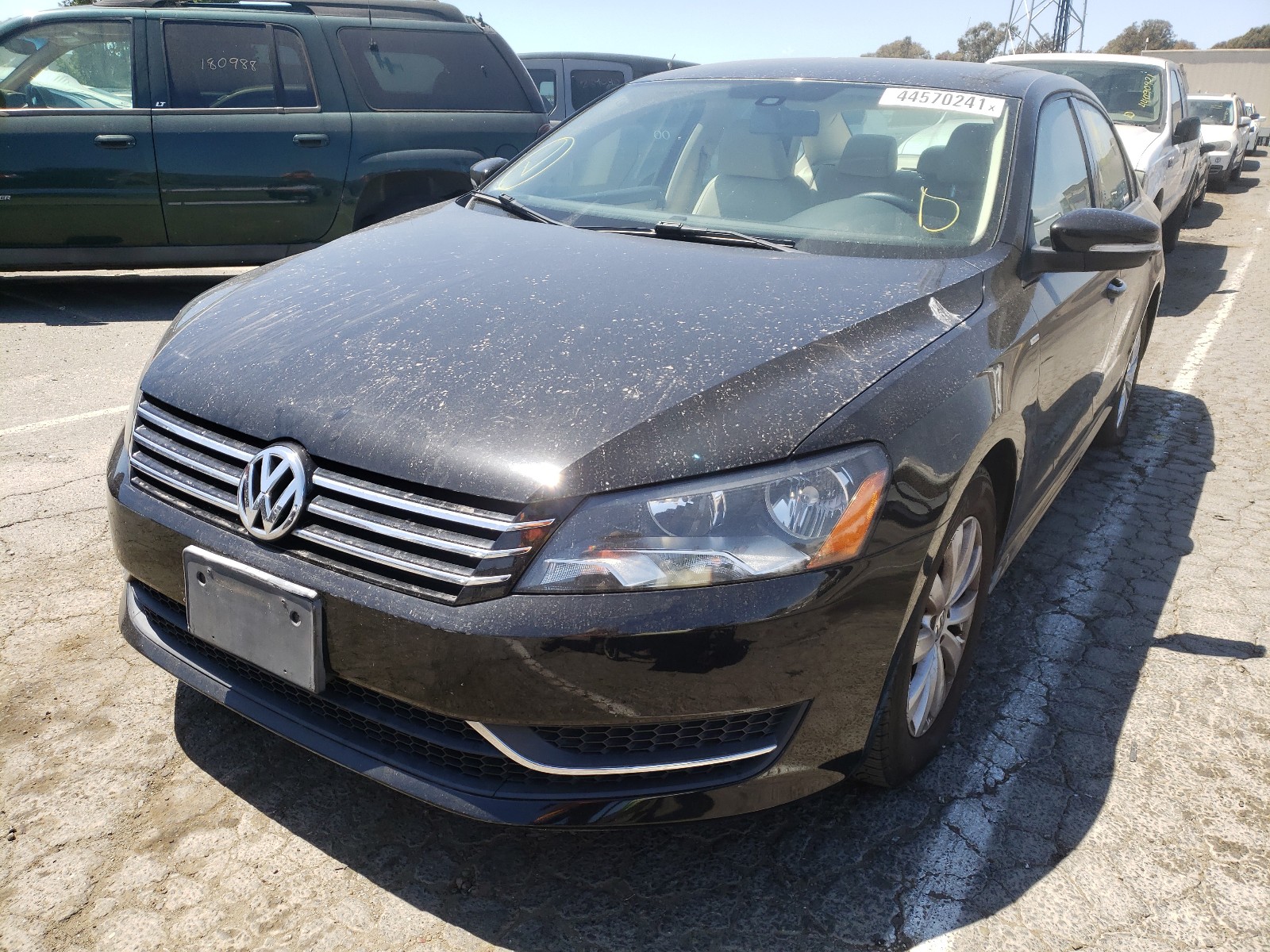 Photo 2 from auction – 2013 VOLKSWAGEN PASSAT S with VIN 1VWAP7A37DC138203