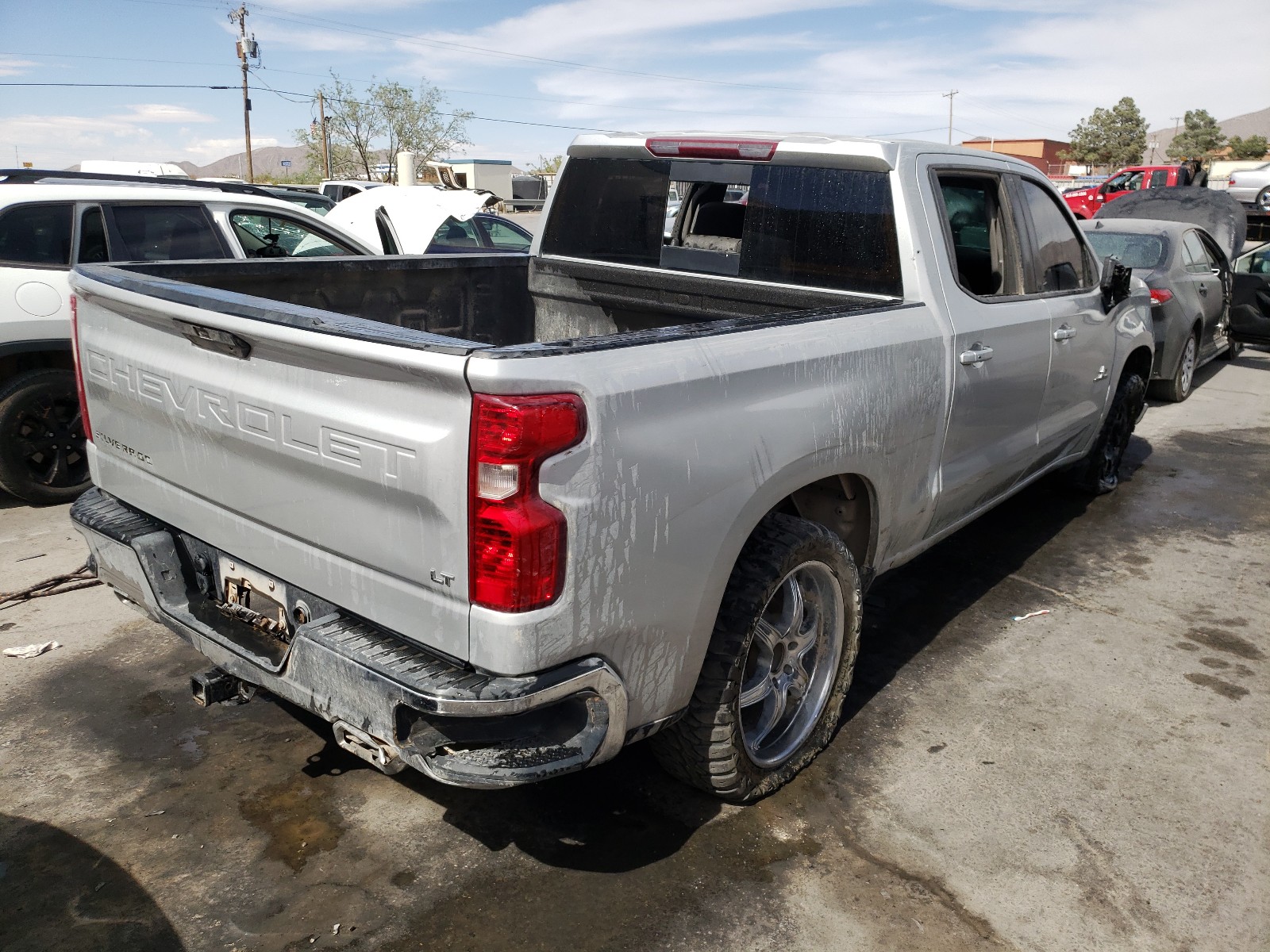 Photo 4 from auction – 2019 CHEVROLET SILVERADO with VIN 1GCUYDED0KZ143459