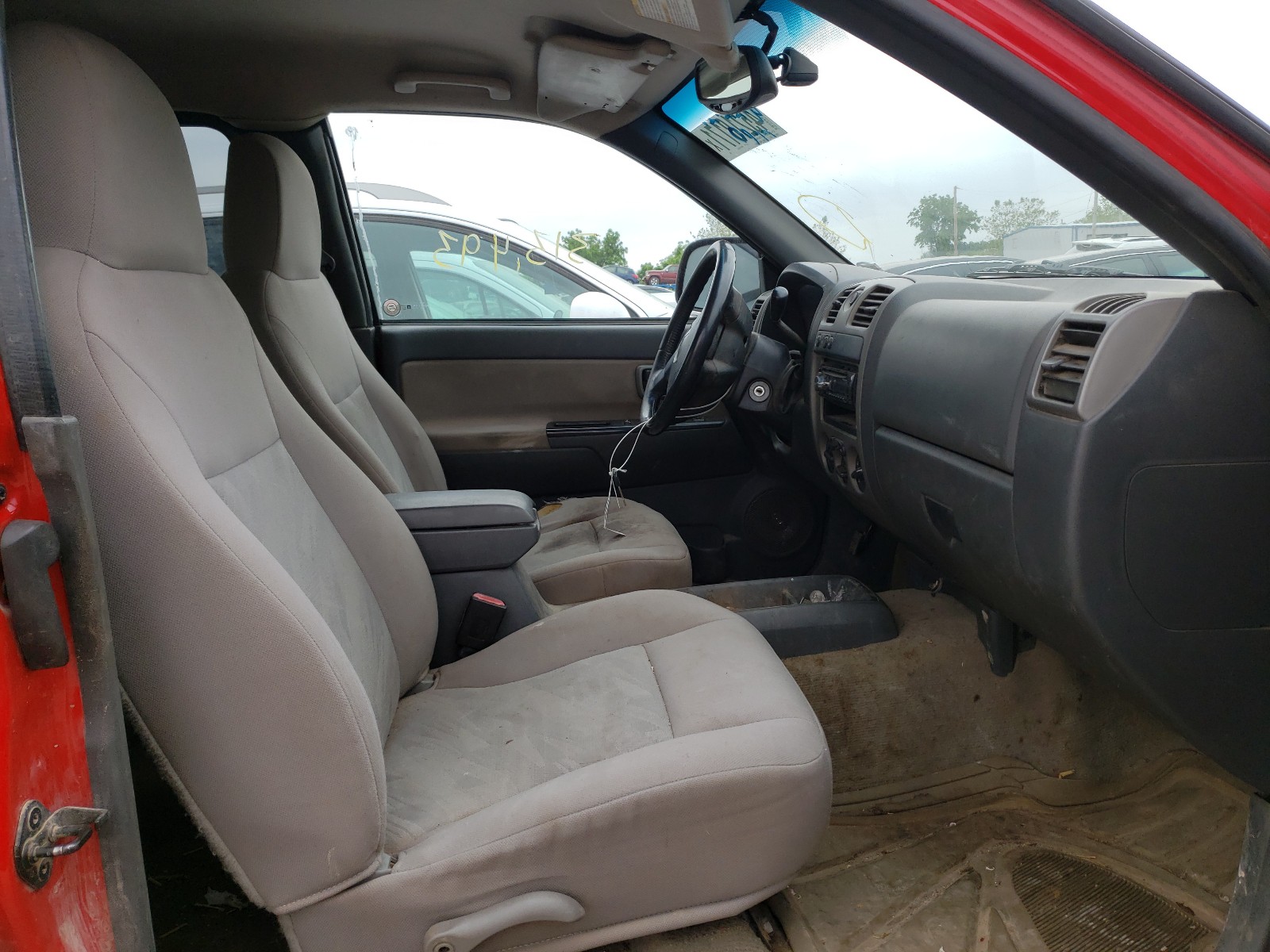 Photo 5 from auction – 2004 CHEVROLET COLORADO with VIN 1GCDT196448155504