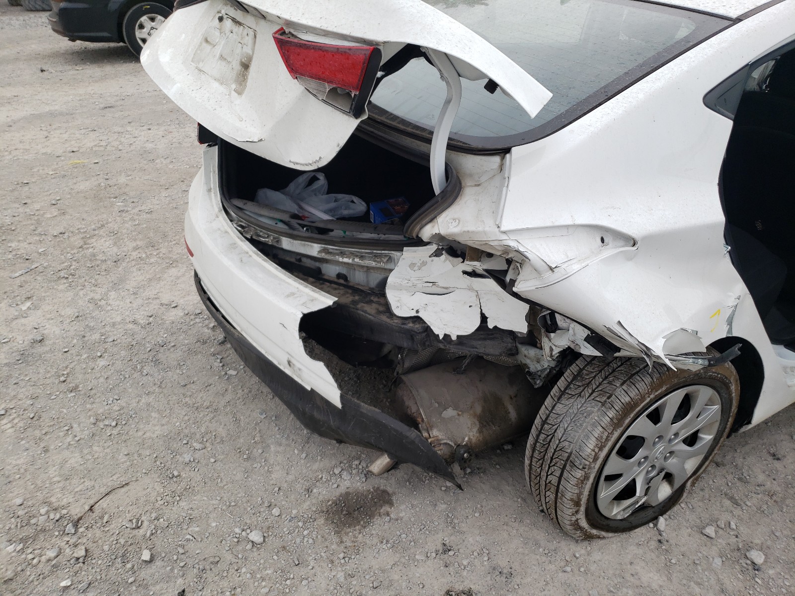 Photo 9 from auction – 2016 HYUNDAI ELANTRA SE with VIN 5NPDH4AE6GH662271
