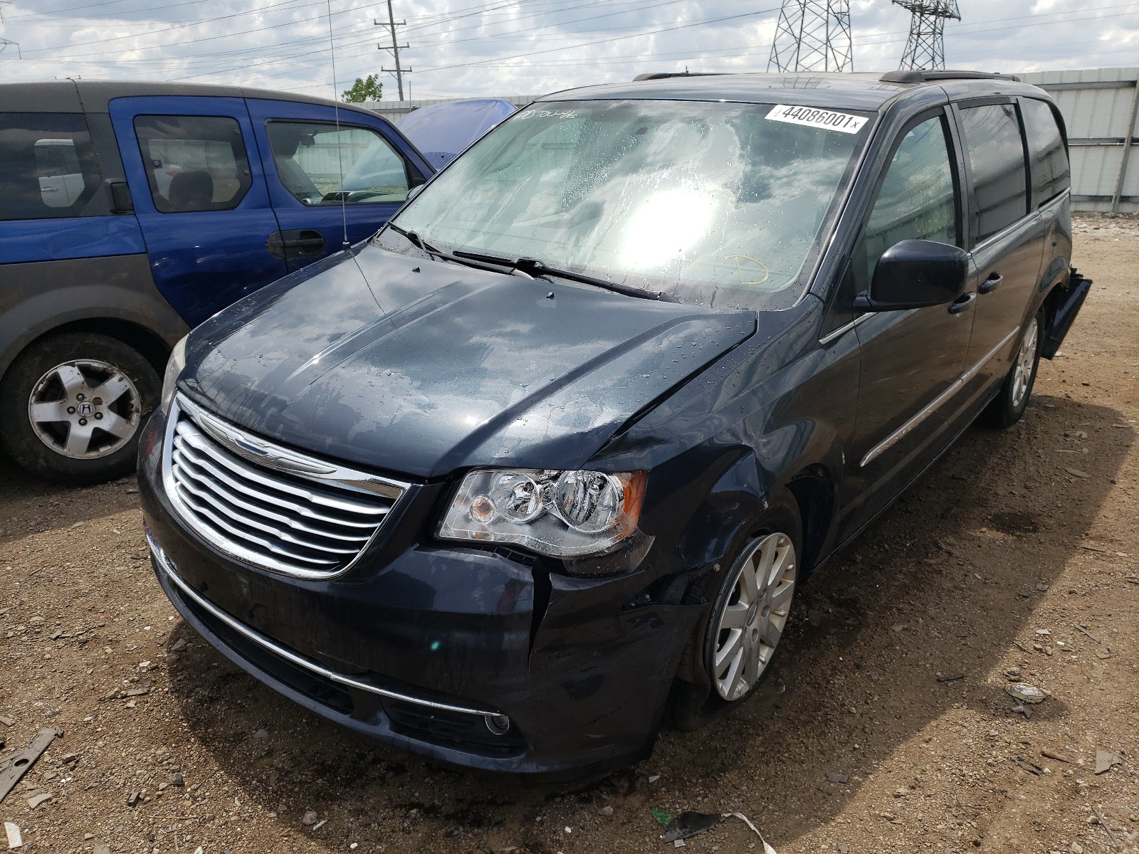 Photo 2 from auction – 2014 CHRYSLER TOWN & COU with VIN 2C4RC1BG9ER434302