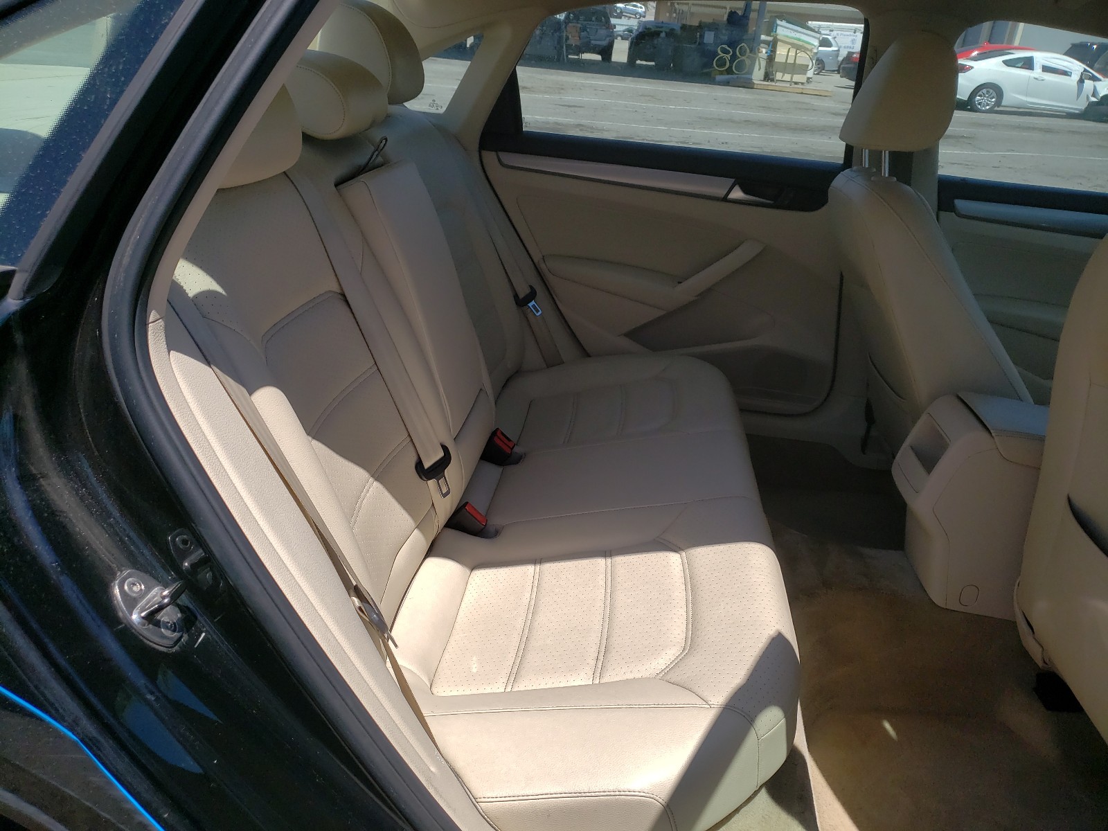 Photo 6 from auction – 2013 VOLKSWAGEN PASSAT S with VIN 1VWAP7A37DC138203