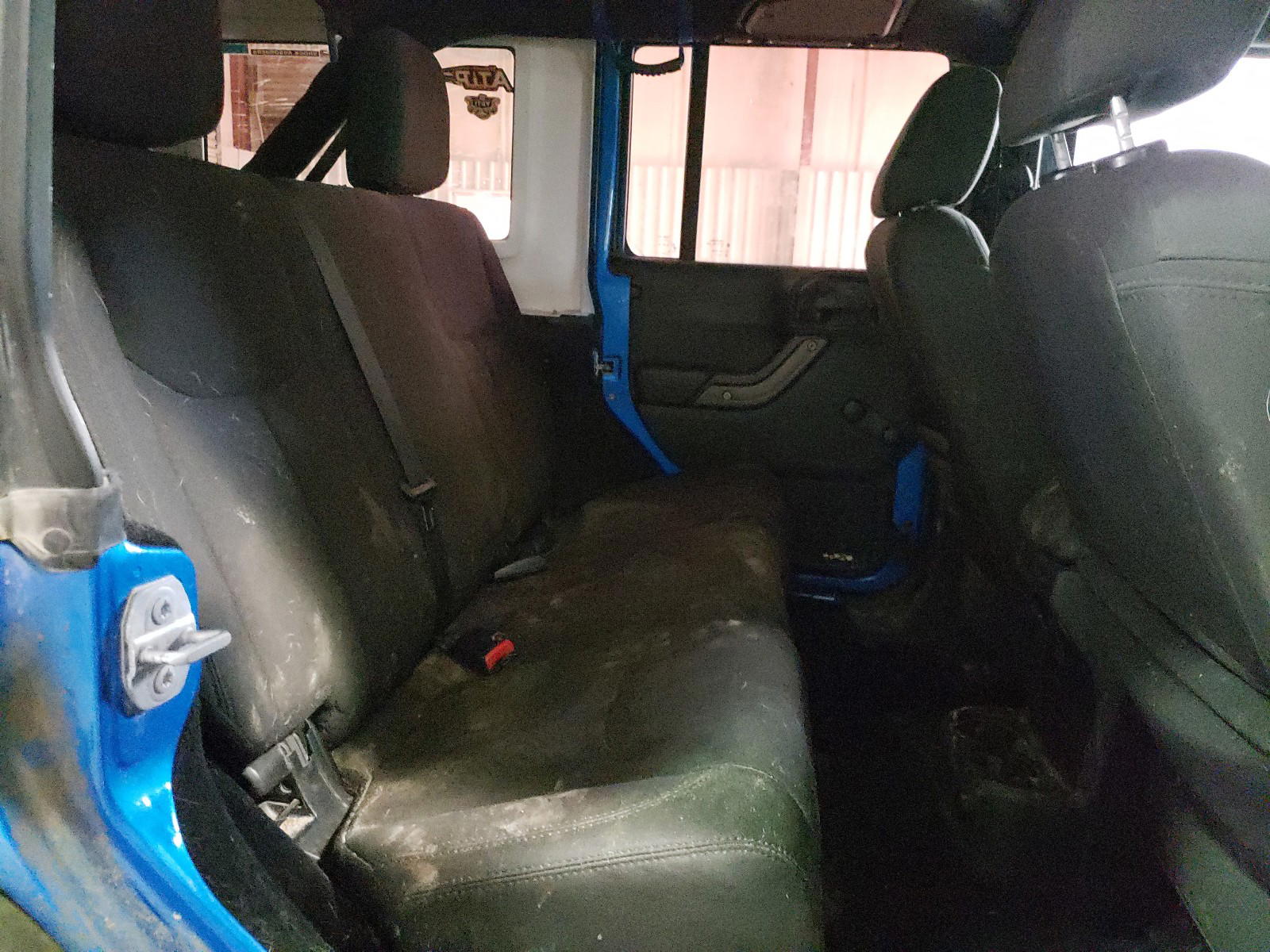 Photo 6 from auction – 2016 JEEP WRANGLER U with VIN 1C4BJWDG4GL146975