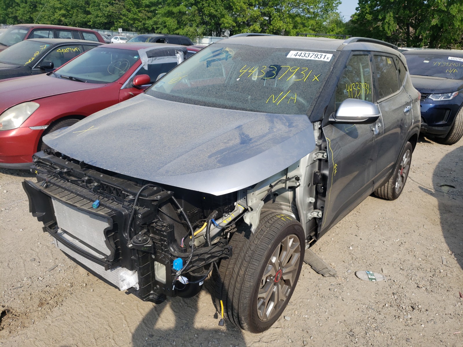 Photo 2 from auction – 2021 KIA SELTOS SX with VIN KNDETCA23M7156366