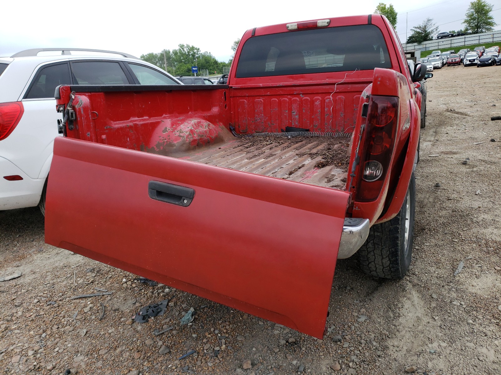 Photo 9 from auction – 2004 CHEVROLET COLORADO with VIN 1GCDT196448155504