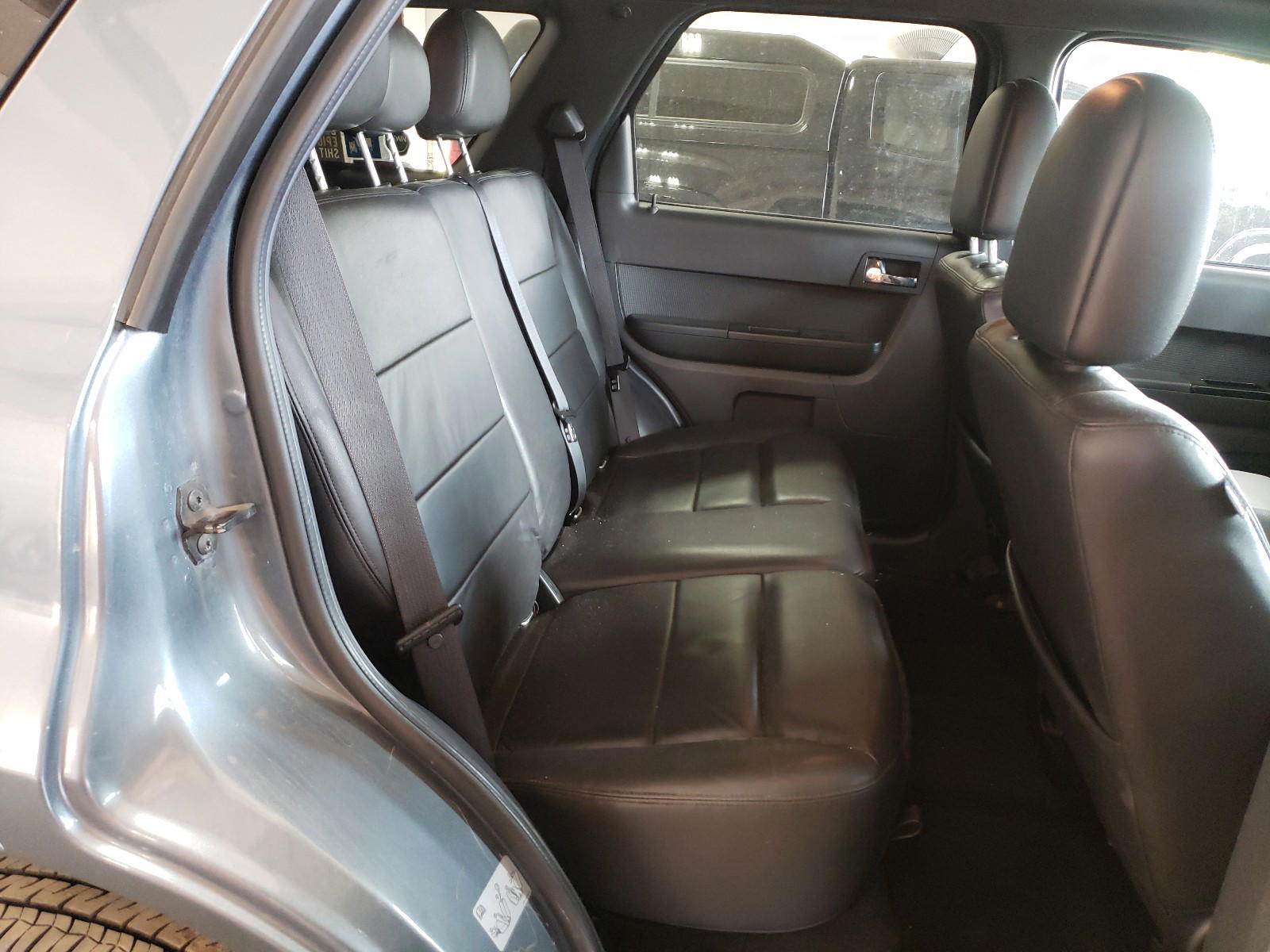 Photo 6 from auction – 2010 FORD ESCAPE LIM with VIN 1FMCU0EG6AKD05737