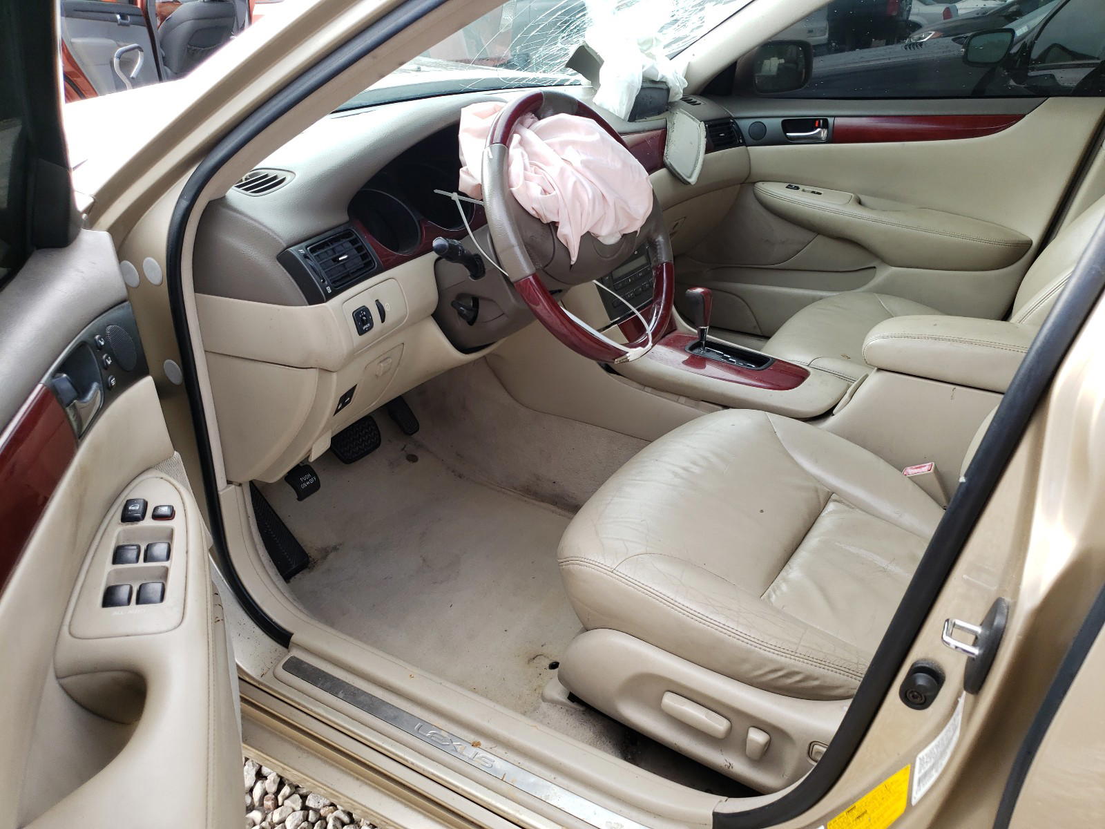 Photo 9 from auction – 2002 LEXUS ES 300 with VIN JTHBF30G220081249