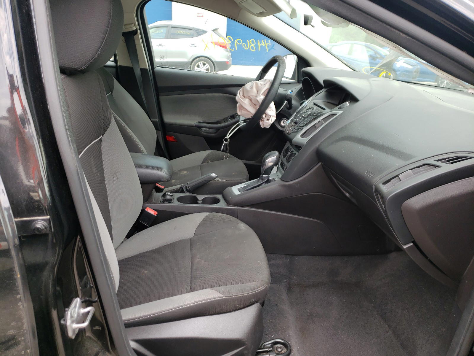 Photo 5 from auction – 2014 FORD FOCUS SE with VIN 1FADP3F21EL245103