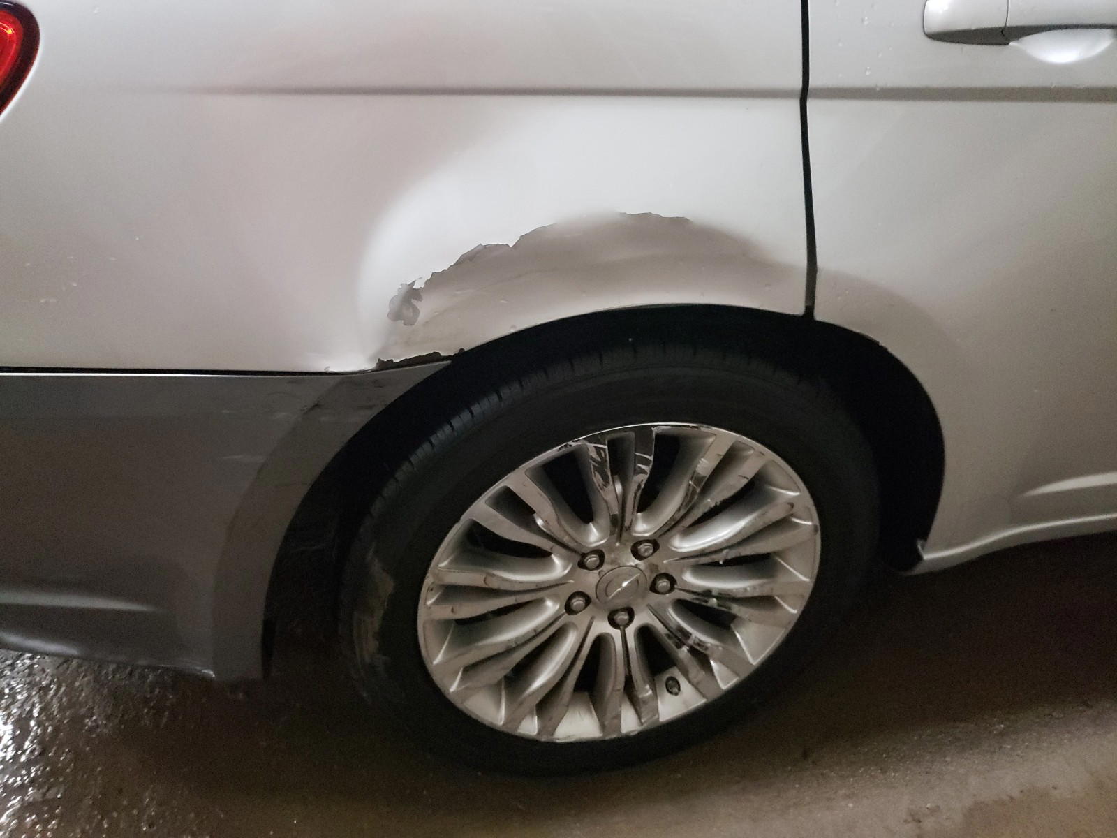 Photo 9 from auction – 2012 CHRYSLER 200 LX with VIN 1C3CCBAB7CN100818