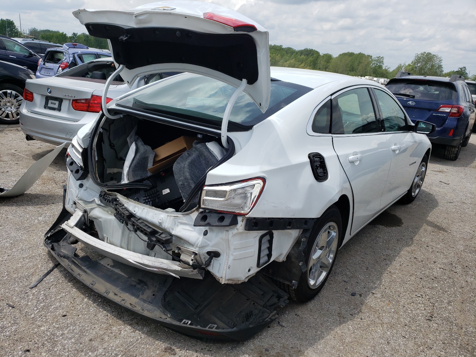 Photo 4 from auction – 2017 CHEVROLET MALIBU LS with VIN 1G1ZB5ST2HF122737