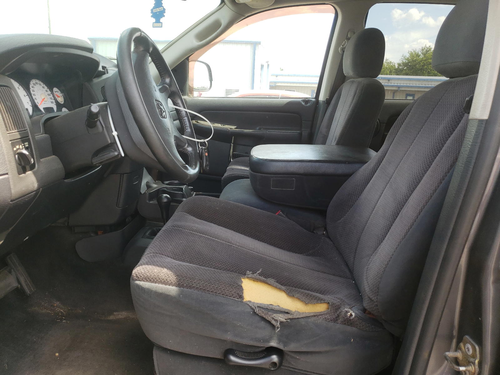 Photo 5 from auction – 2003 DODGE RAM 1500 S with VIN 1D7HU18D53S307411