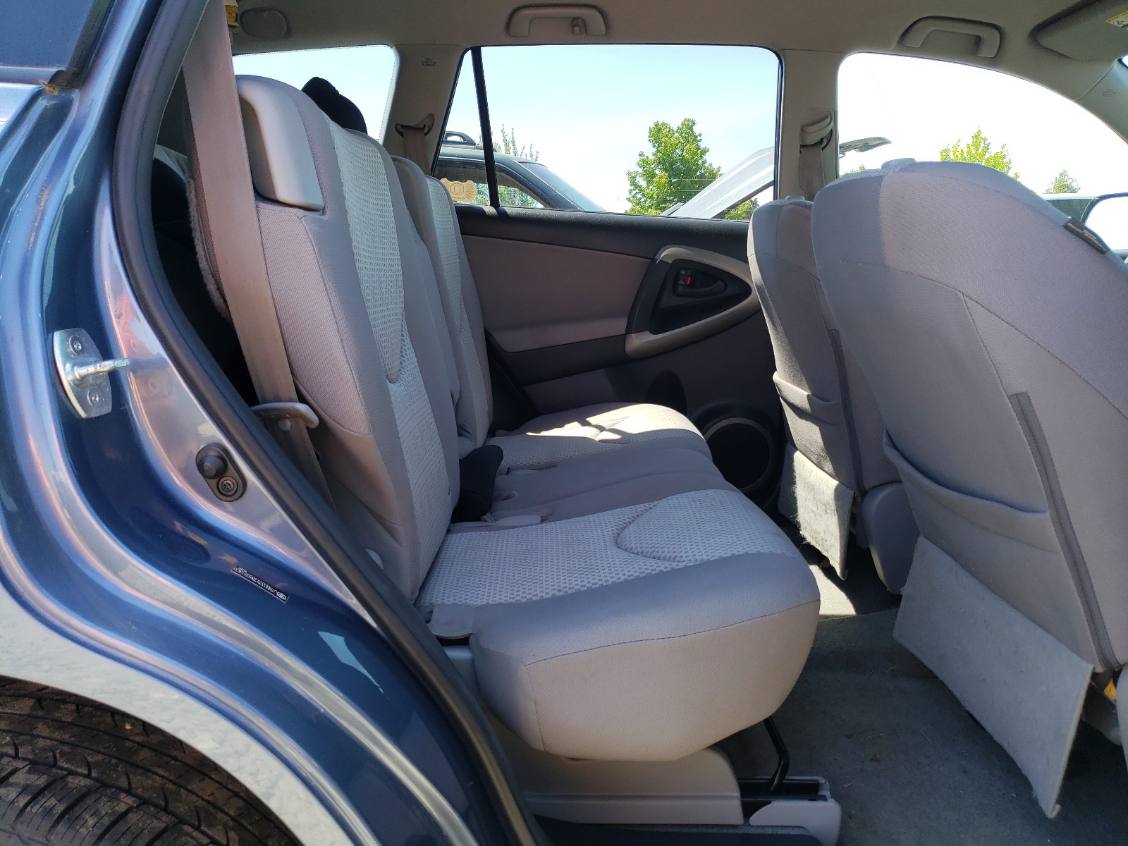Photo 6 from auction – 2008 TOYOTA RAV4 with VIN JTMBD33V386061809