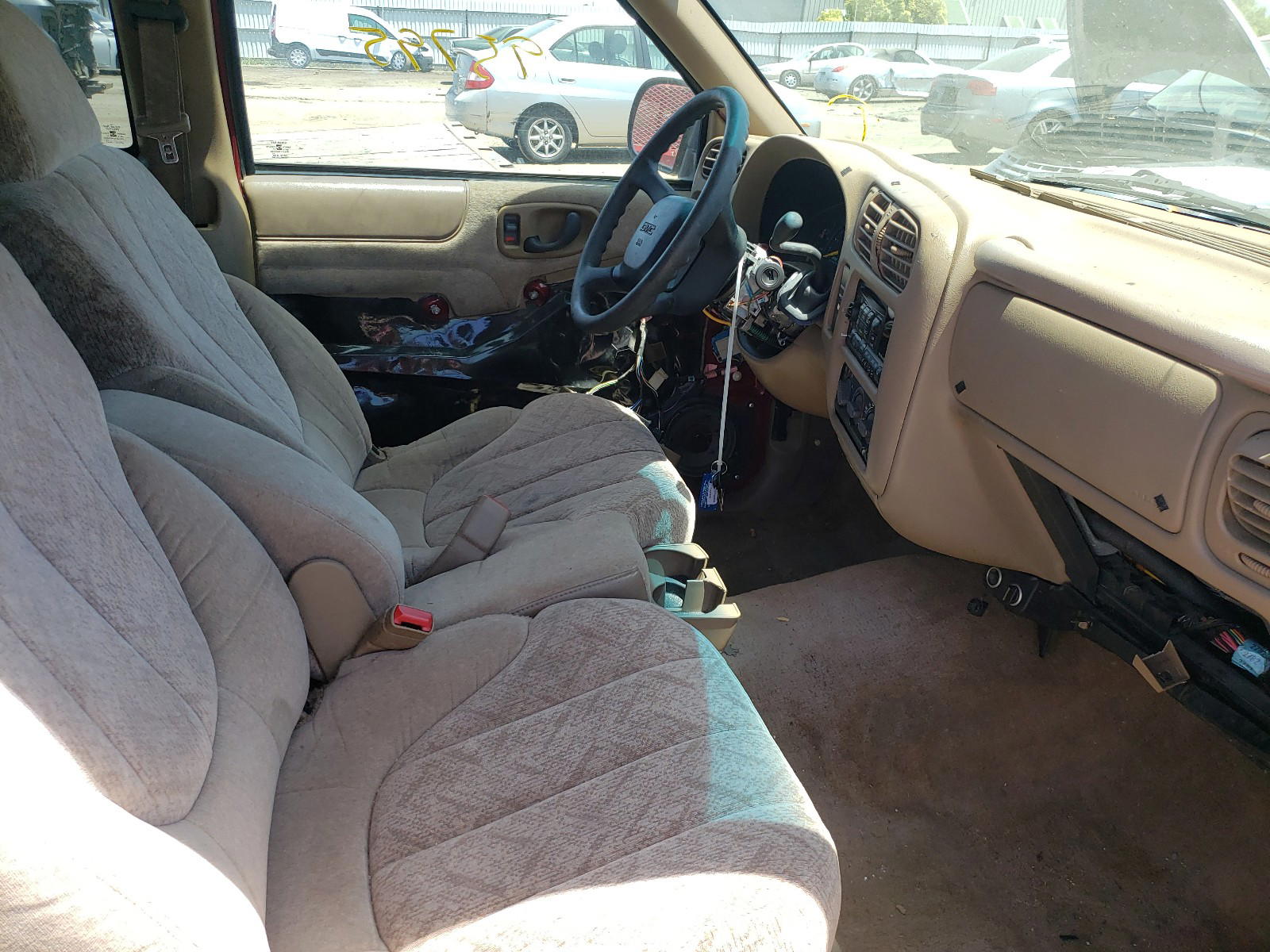 Photo 5 from auction – 2000 GMC SONOMA with VIN 1GTCS19W6Y8166864