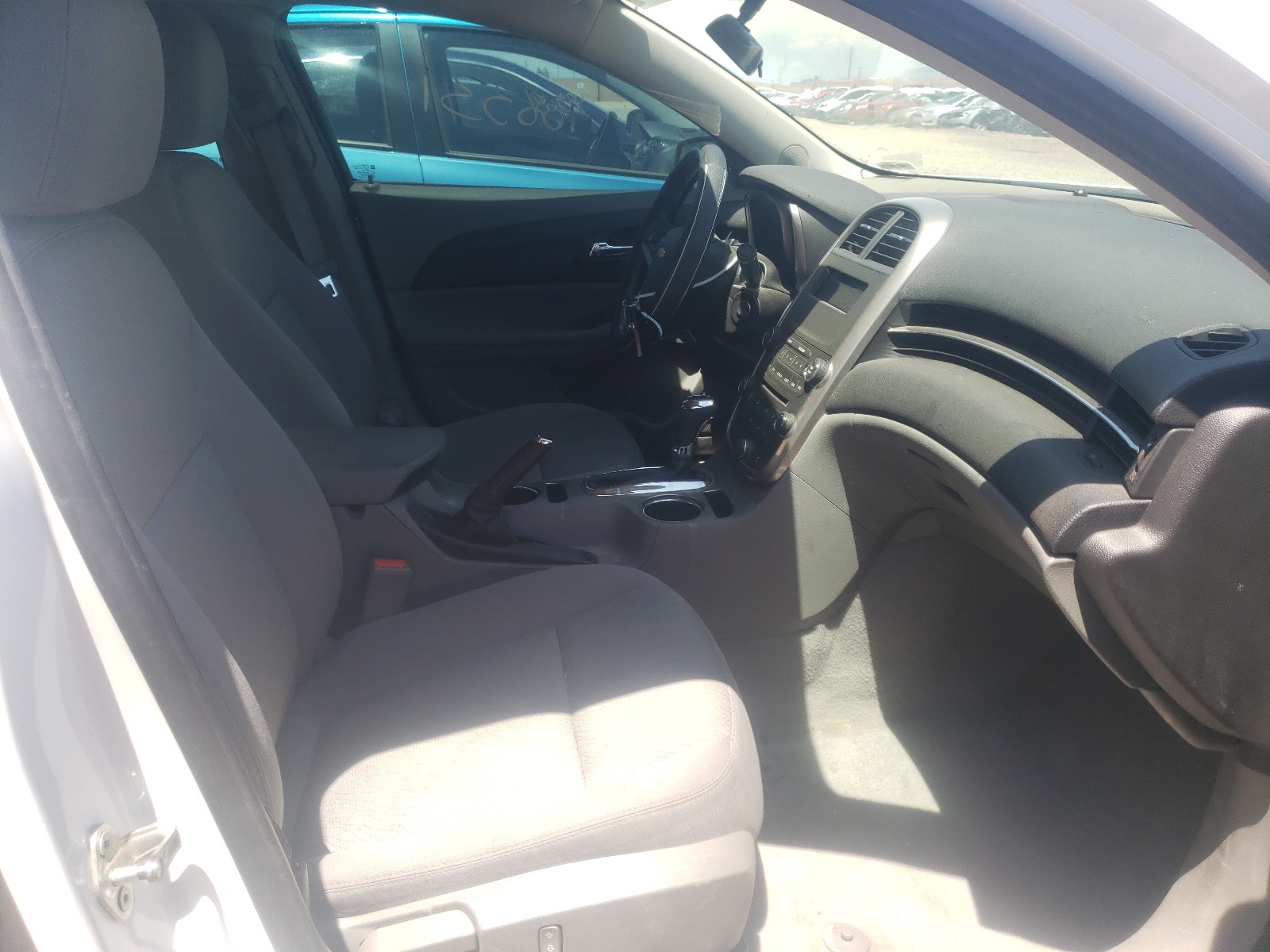 Photo 5 from auction – 2014 CHEVROLET MALIBU LS with VIN 1G11B5SL1EF218691