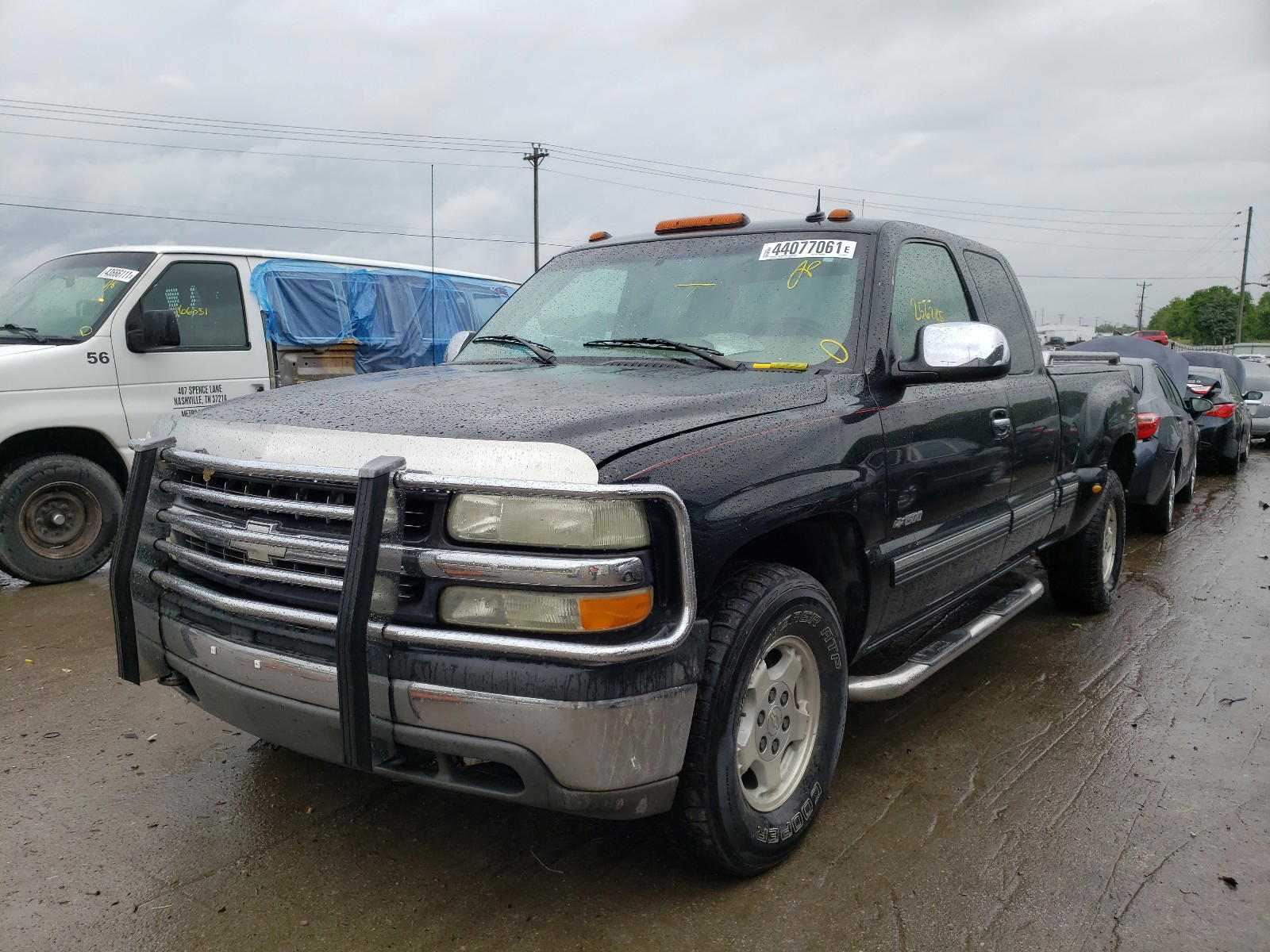 Photo 2 from auction – 2002 CHEVROLET SILVERADO with VIN 2GCEK19T221409384