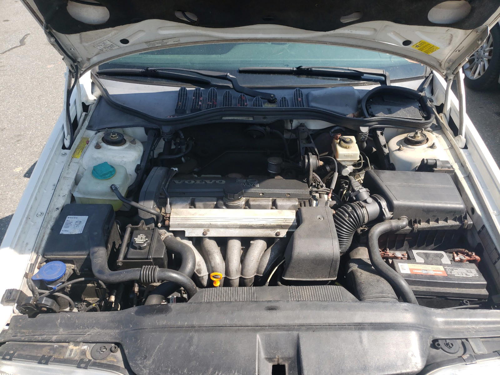 Photo 7 from auction – 1996 VOLVO 850 BASE with VIN YV1LS5541T3307240