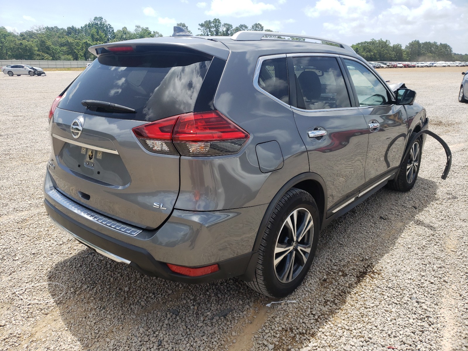 Photo 4 from auction – 2017 NISSAN ROGUE with VIN JN8AT2MT3HW390374