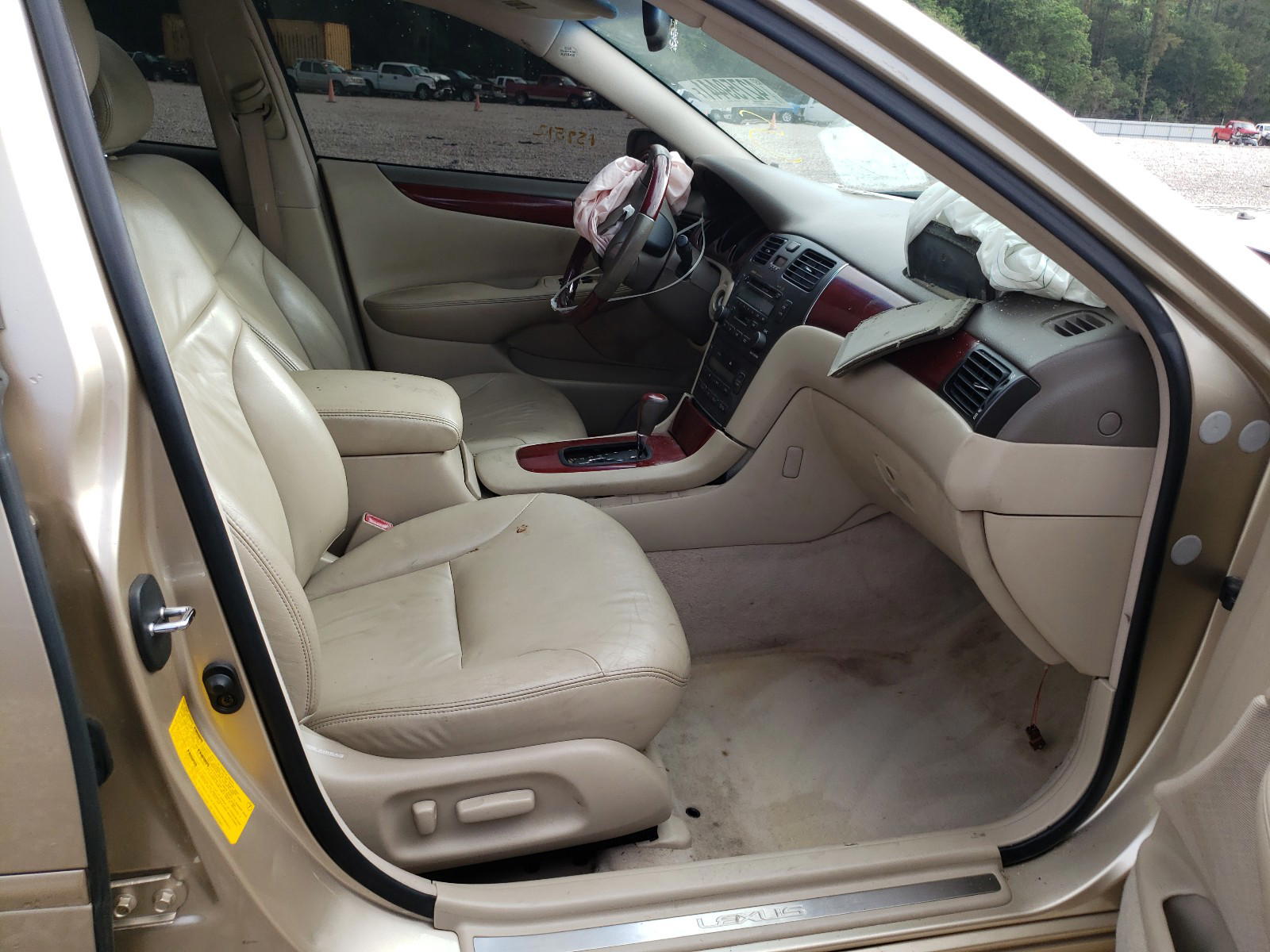 Photo 5 from auction – 2002 LEXUS ES 300 with VIN JTHBF30G220081249