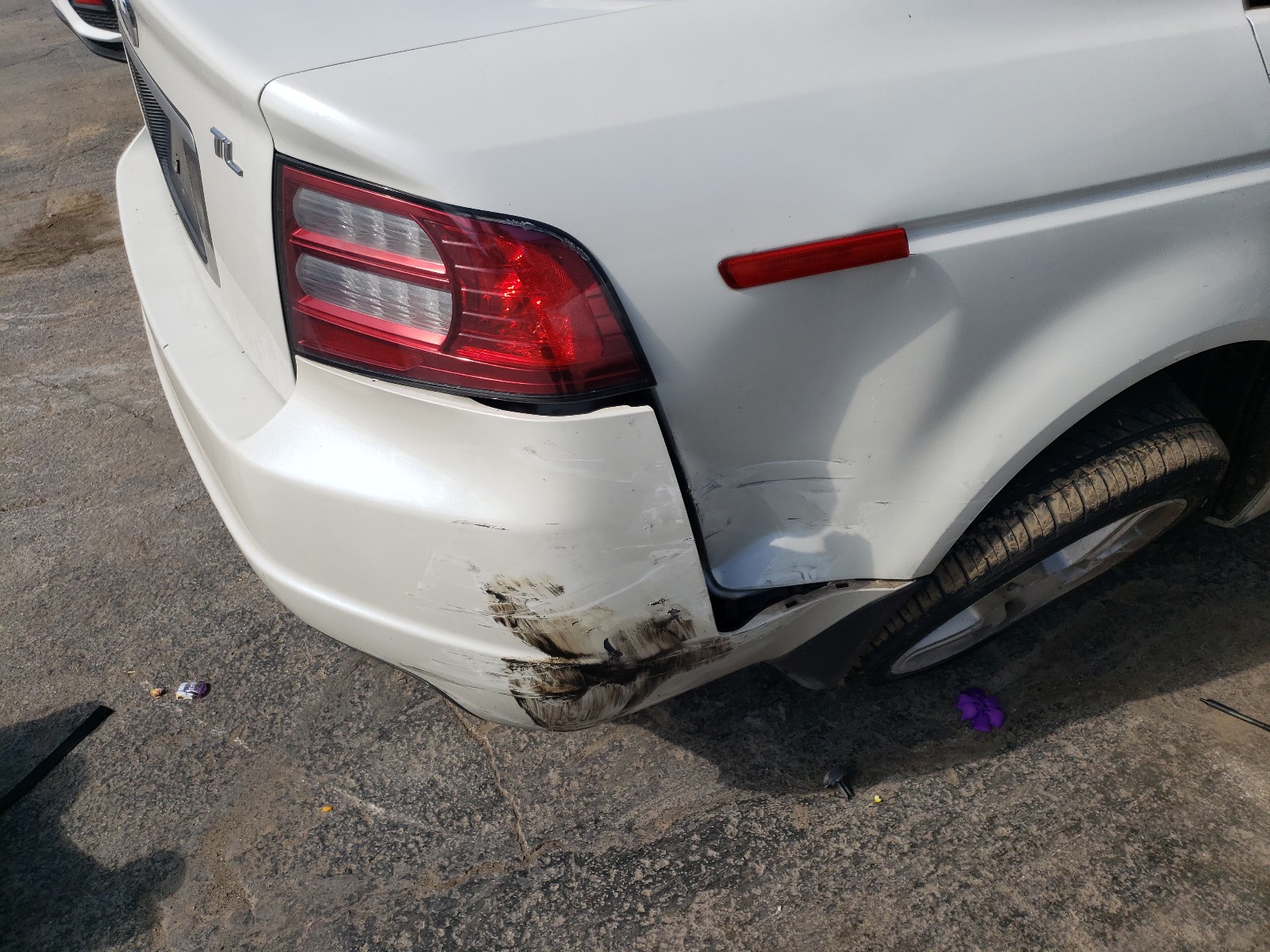 Photo 9 from auction – 2008 ACURA TL with VIN 19UUA66268A010856