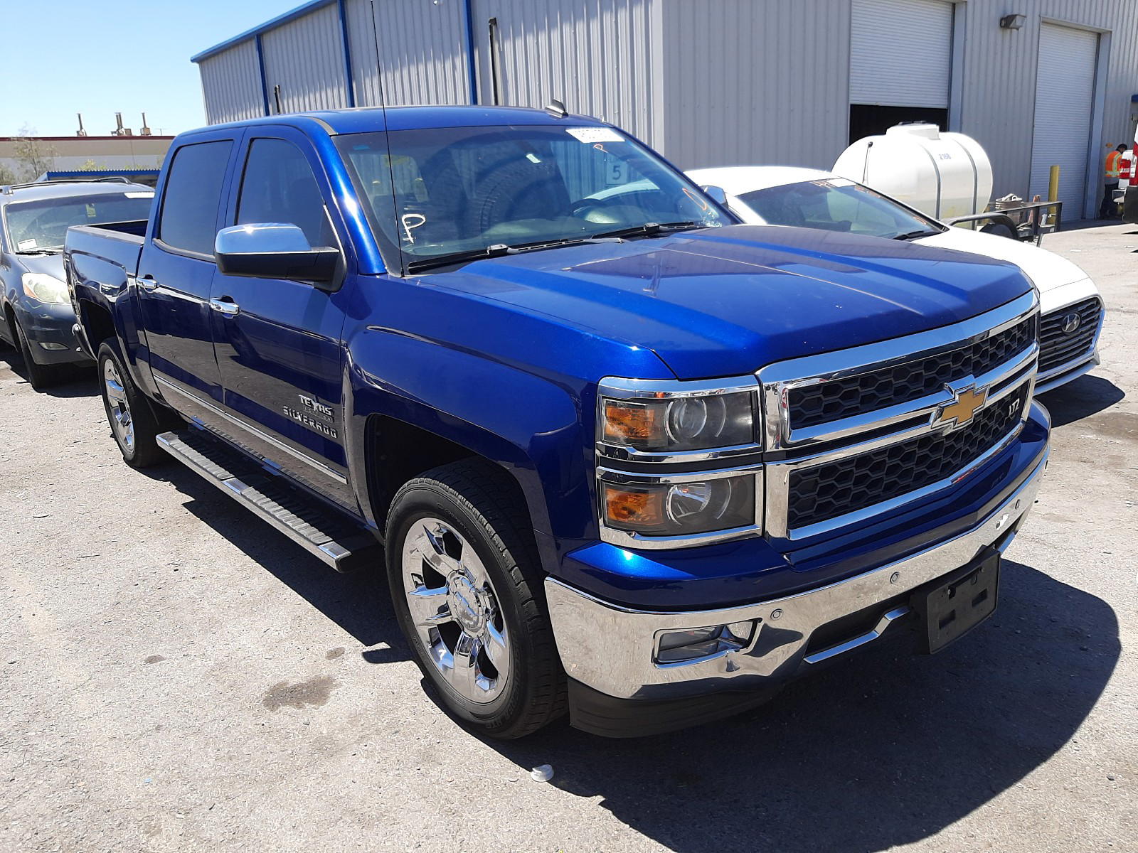 CHEVROLET SILVERADO 2014 with VIN 3GCUKREH3EG398655 - Photo from auction