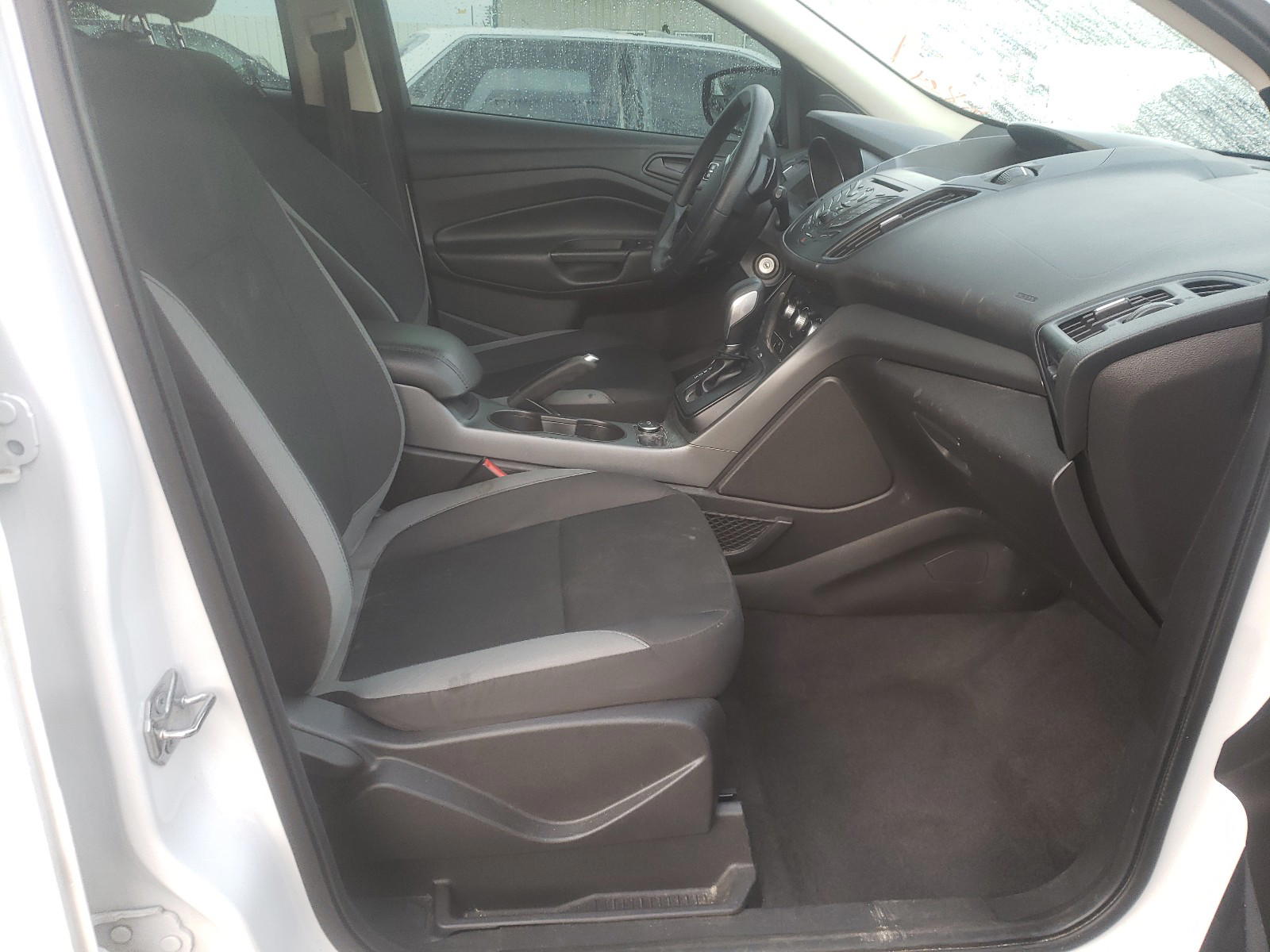 Photo 5 from auction – 2014 FORD ESCAPE S with VIN 1FMCU0F79EUE49730