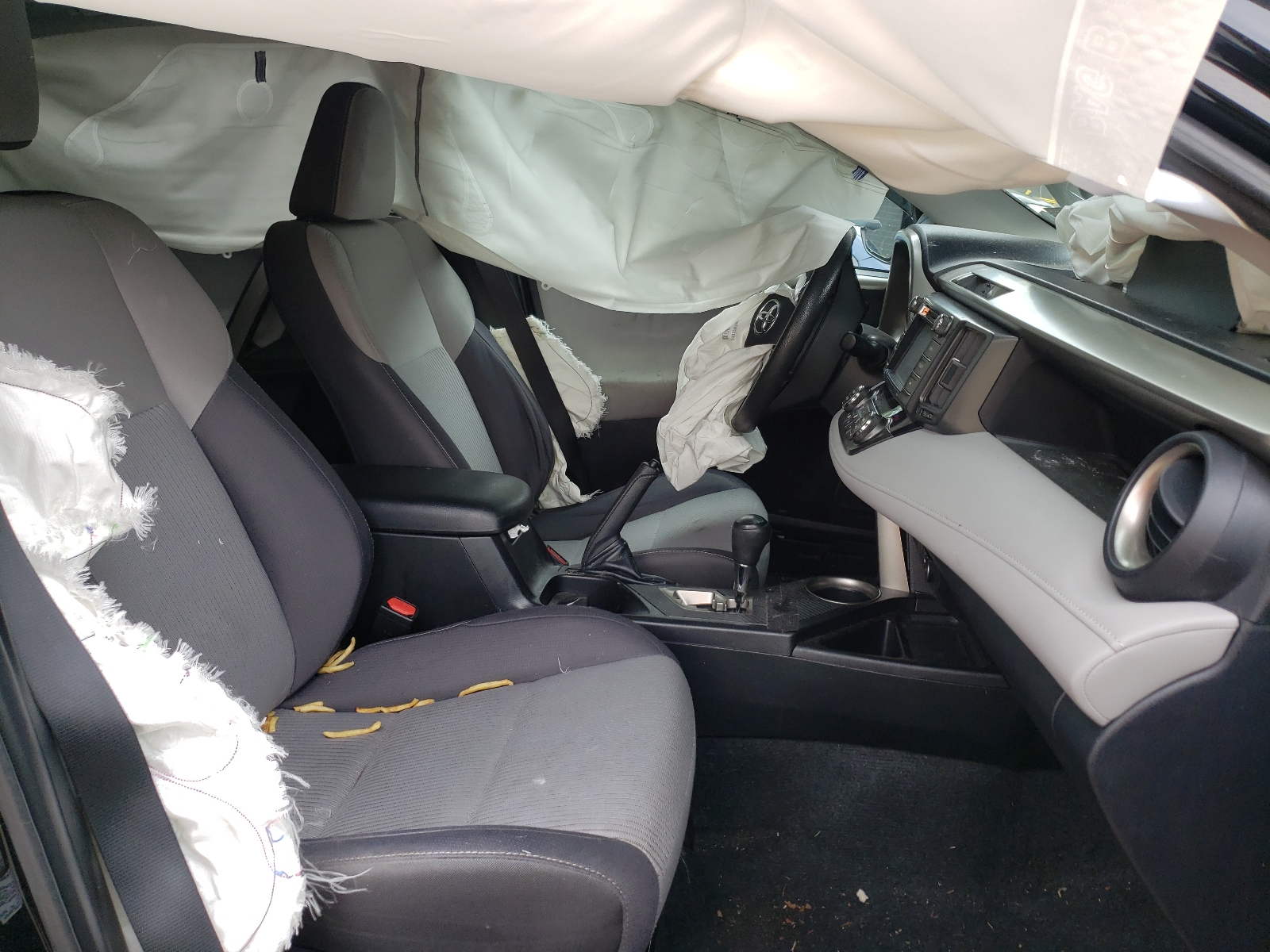 Photo 5 from auction – 2015 TOYOTA RAV4 XLE with VIN 2T3RFREV7FW313243