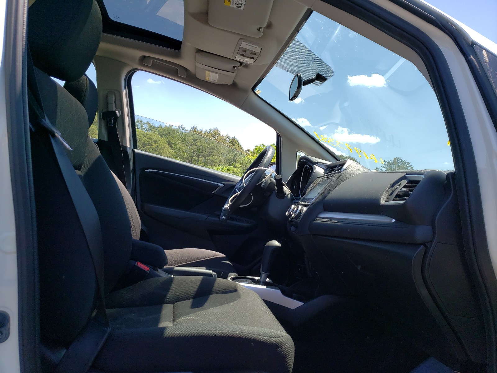 Photo 5 from auction – 2016 HONDA FIT EX with VIN JHMGK5H71GS009648