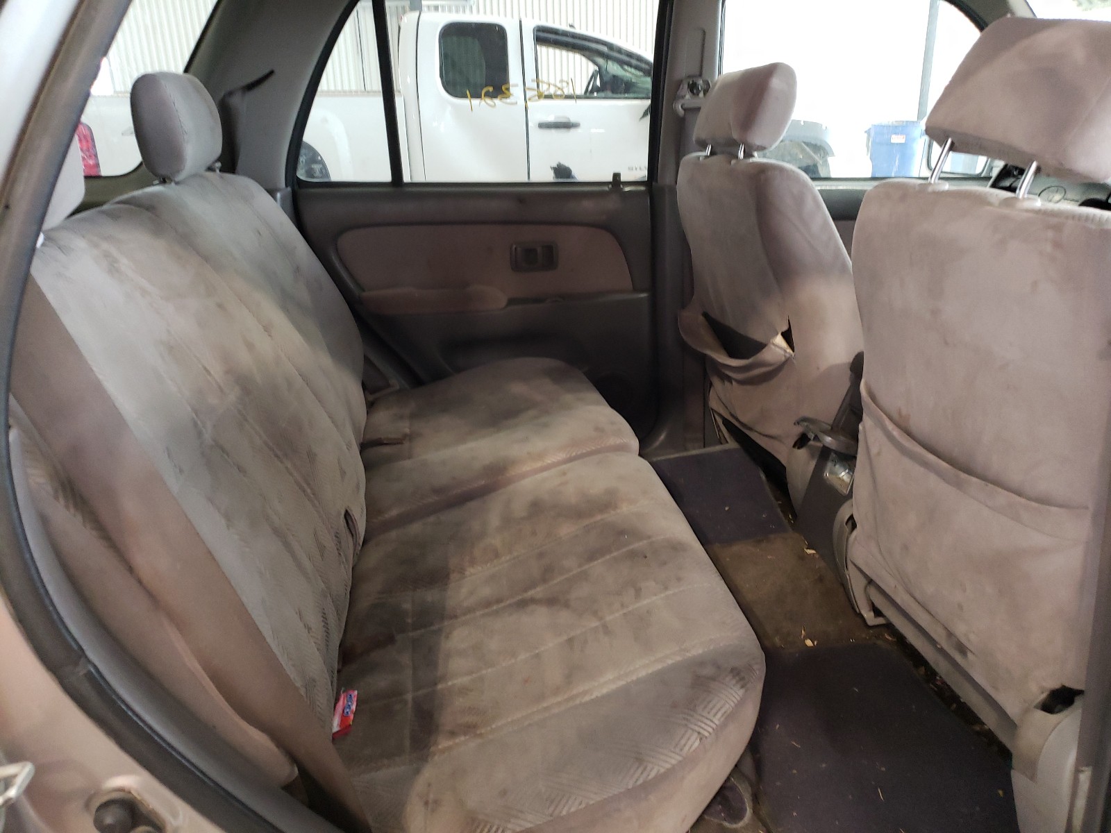 Photo 6 from auction – 2001 TOYOTA 4RUNNER SR with VIN JT3HN86R010339792