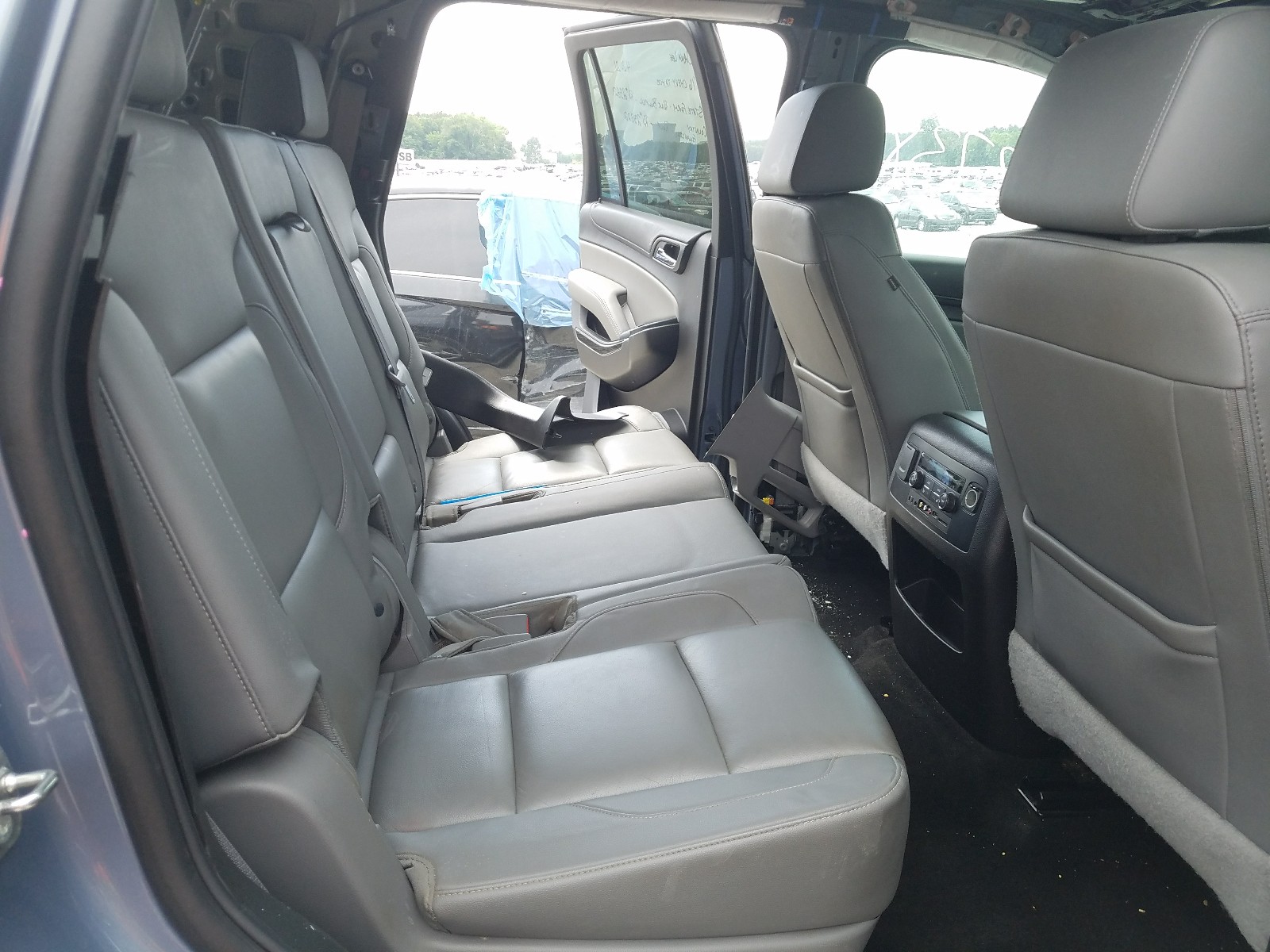 Photo 6 from auction – 2016 CHEVROLET TAHOE C150 with VIN 1GNSCBKC0GR112376