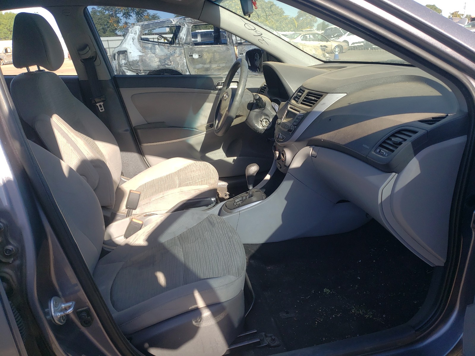 Photo 5 from auction – 2015 HYUNDAI ACCENT GLS with VIN KMHCT4AEXFU920608