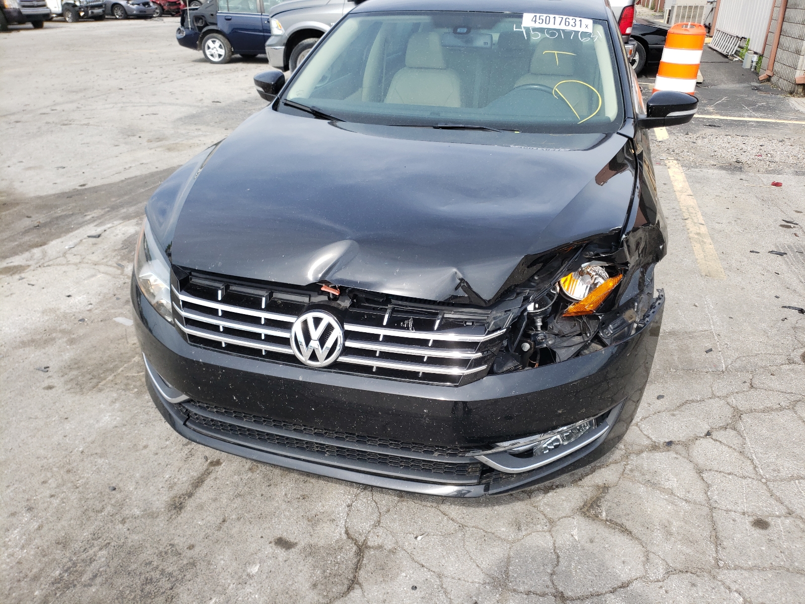 Photo 9 from auction – 2013 VOLKSWAGEN PASSAT SEL with VIN 1VWCH7A31DC047790