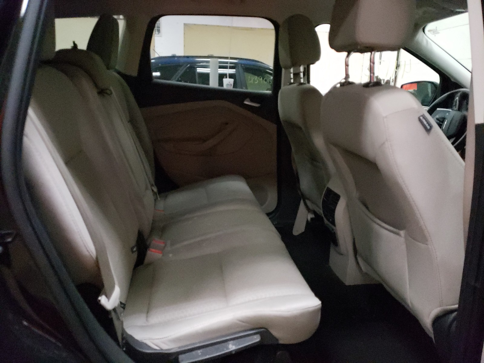 Photo 6 from auction – 2017 FORD ESCAPE SE with VIN 1FMCU9GD6HUD22060