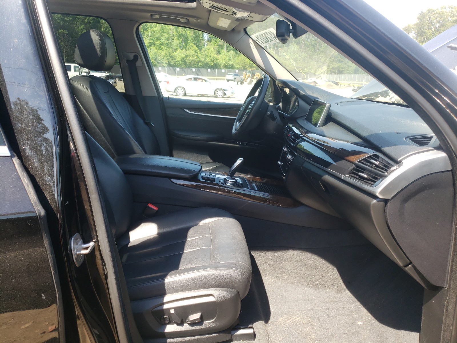 Photo 5 from auction – 2015 BMW X5 SDRIVE3 with VIN 5UXKR2C53F0H38855