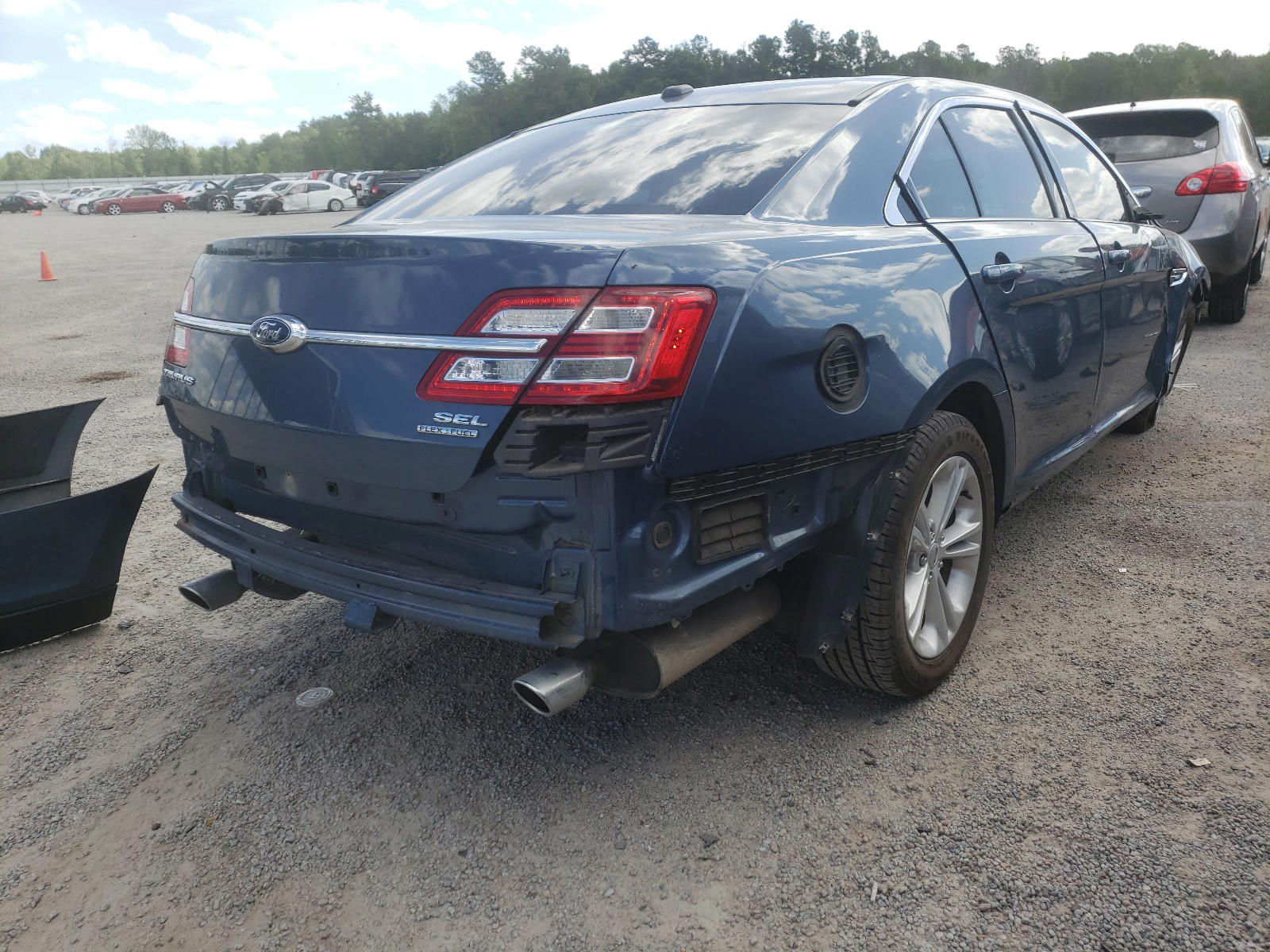 Photo 4 from auction – 2018 FORD TAURUS SEL with VIN 1FAHP2E82JG126092