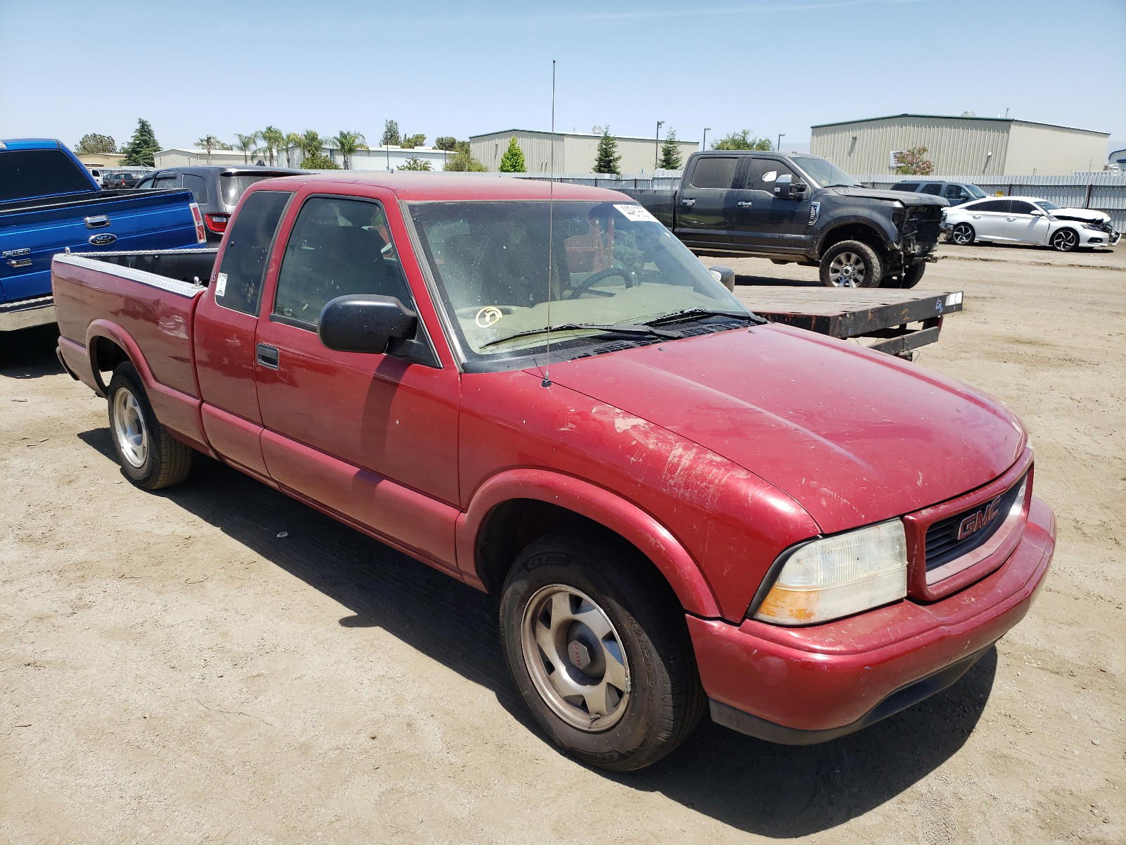 GMC SONOMA 2000 with VIN 1GTCS19W6Y8166864 - Photo from auction
