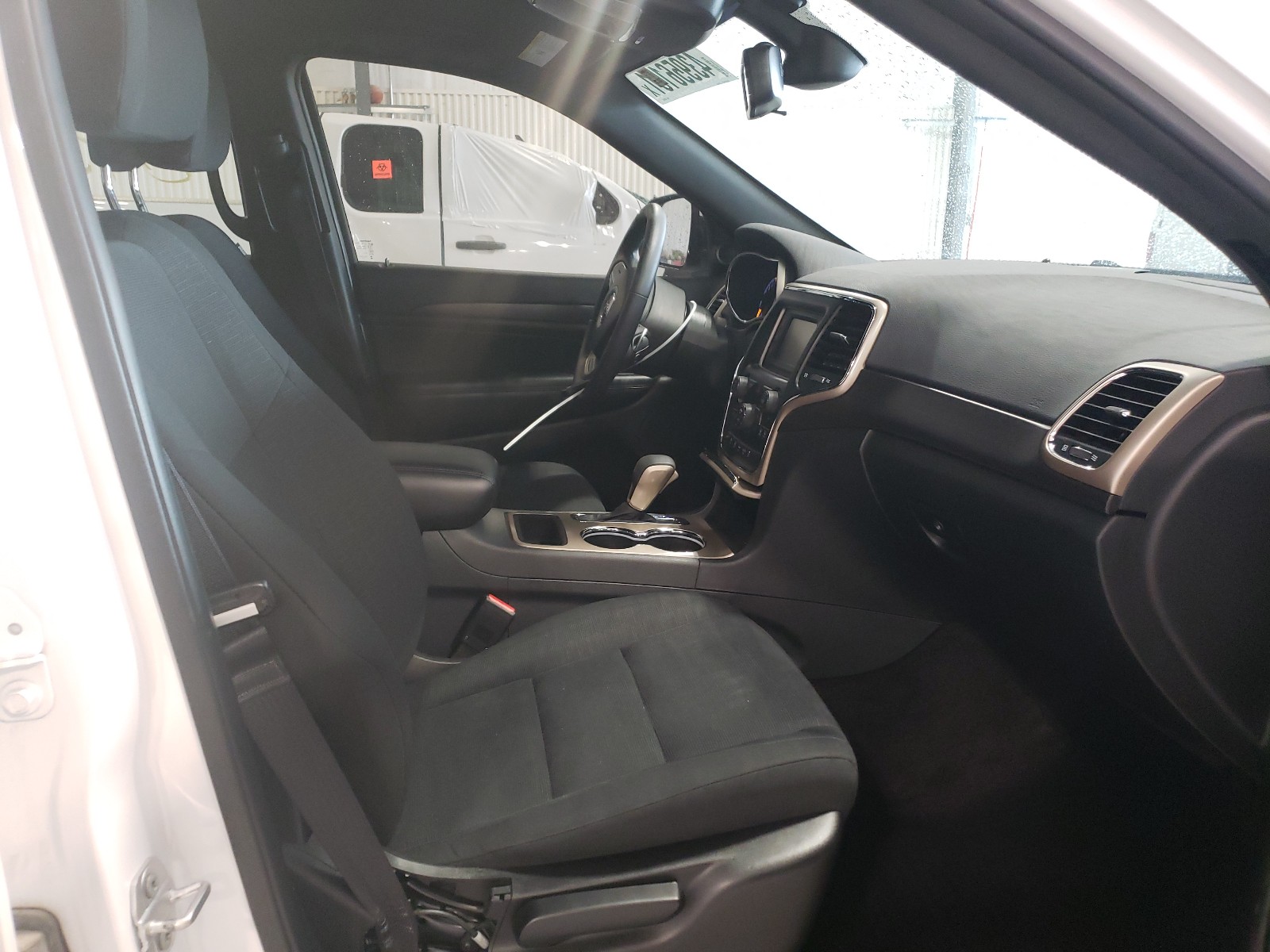 Photo 5 from auction – 2016 JEEP GRAND CHER with VIN 1C4RJFAG5GC496554