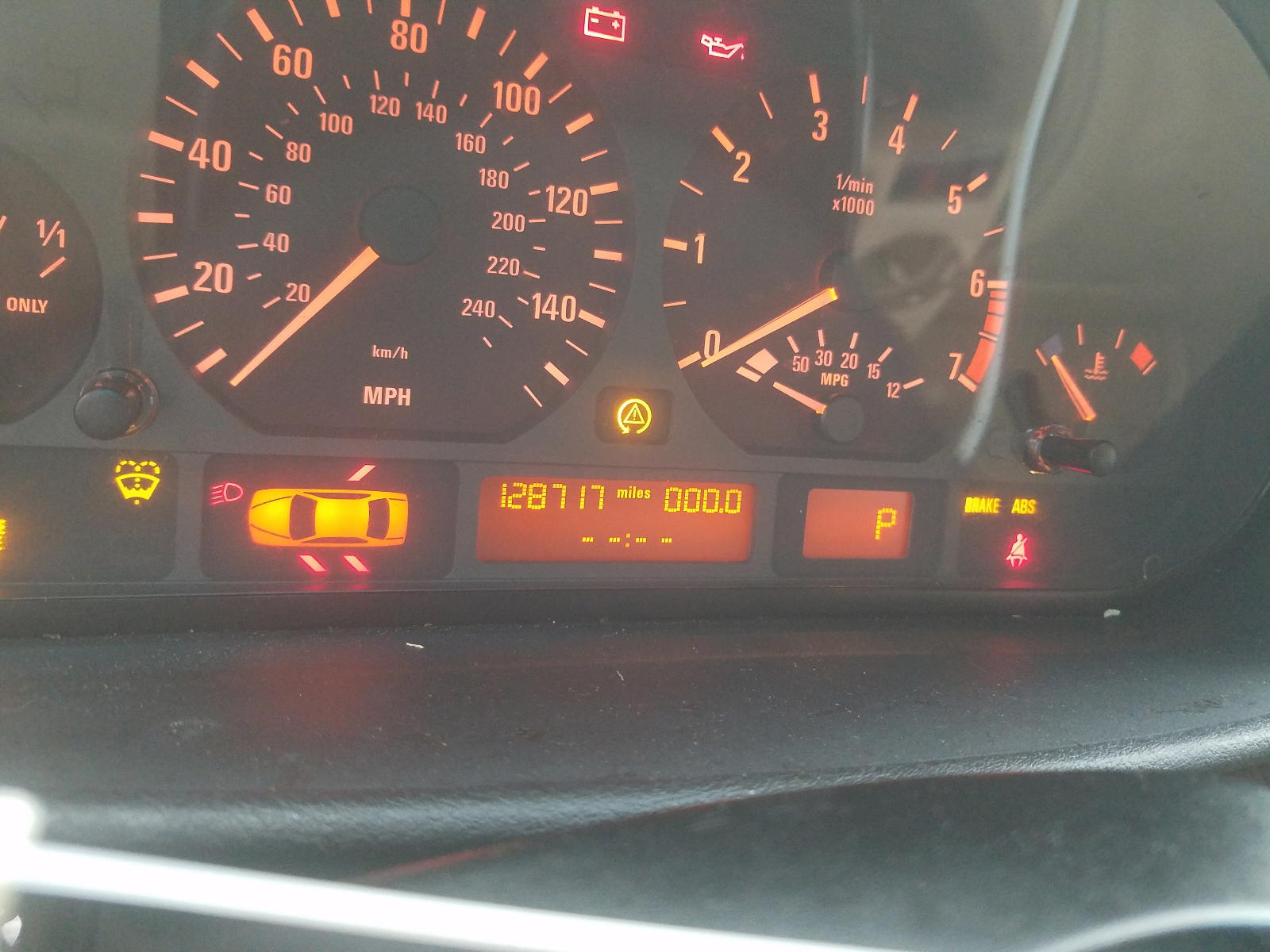 Photo 8 from auction – 2003 BMW 325 XI with VIN WBAEU33483PH90606