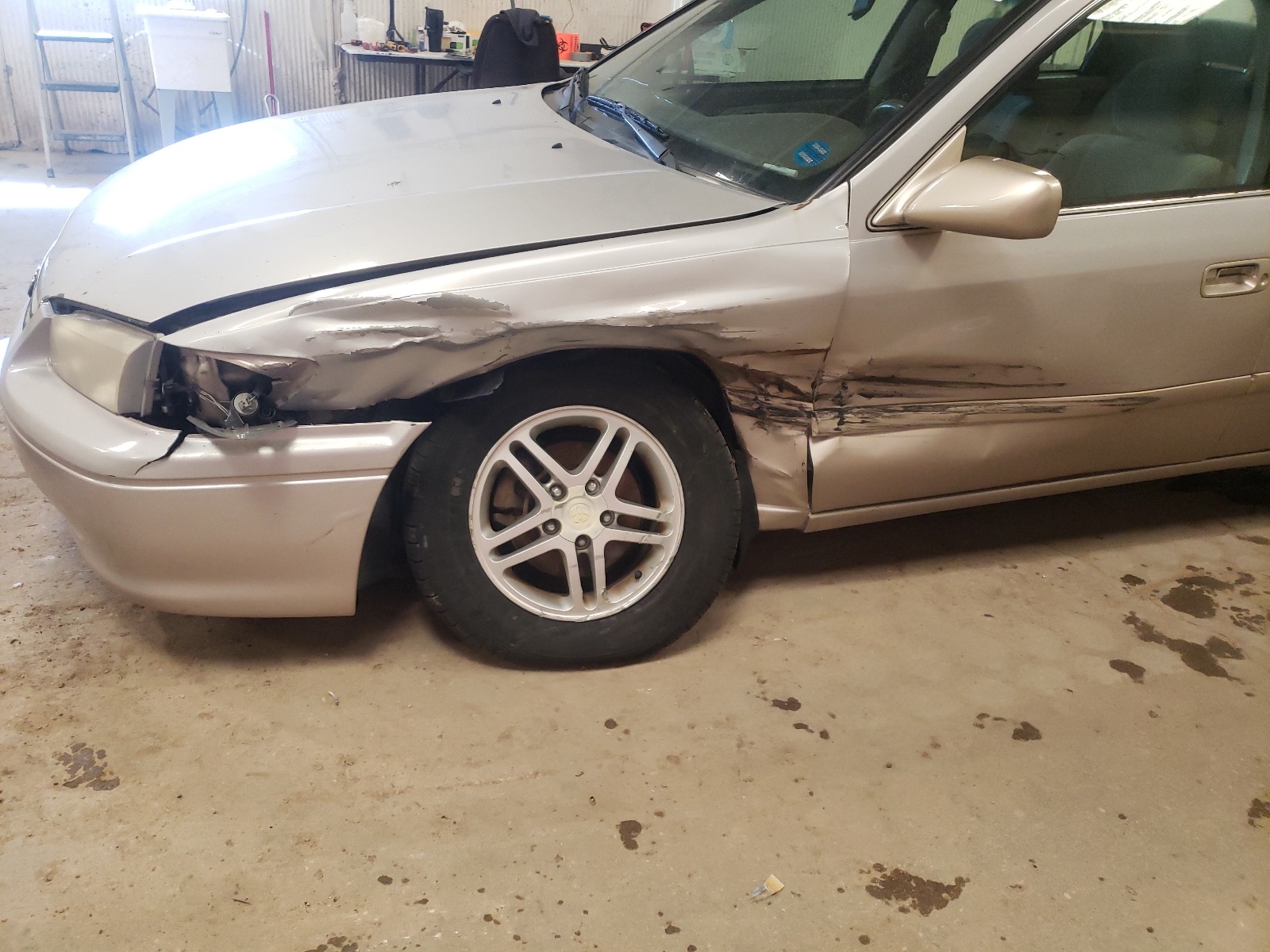 Photo 9 from auction – 2000 TOYOTA CAMRY LE with VIN 4T1BF22K3YU103429
