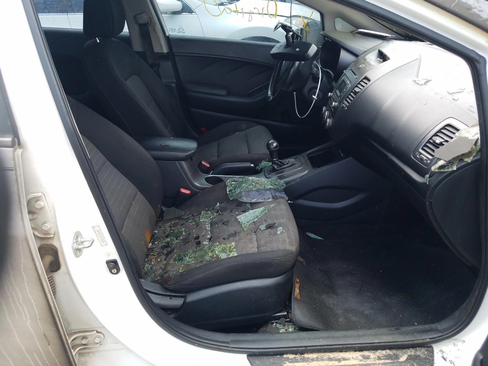 Photo 5 from auction – 2015 KIA FORTE EX with VIN KNAFX4A85F5266365