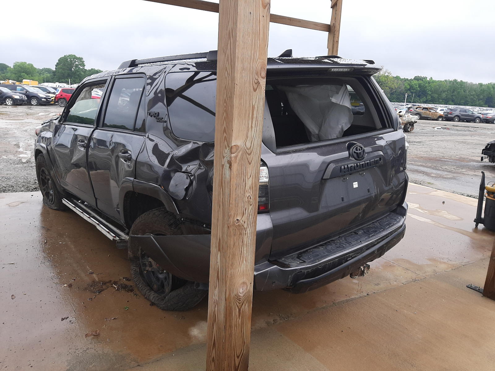 Photo 3 from auction – 2018 TOYOTA 4RUNNER SR with VIN JTEBU5JR6J5587697