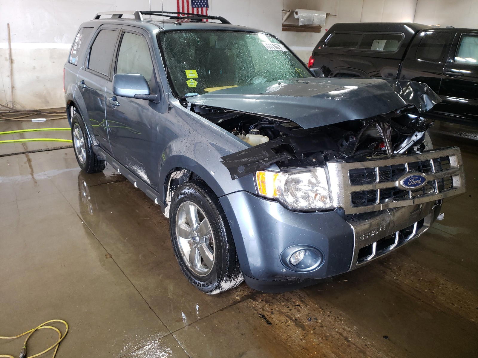 FORD ESCAPE LIM 2010 with VIN 1FMCU0EG6AKD05737 - Photo from auction