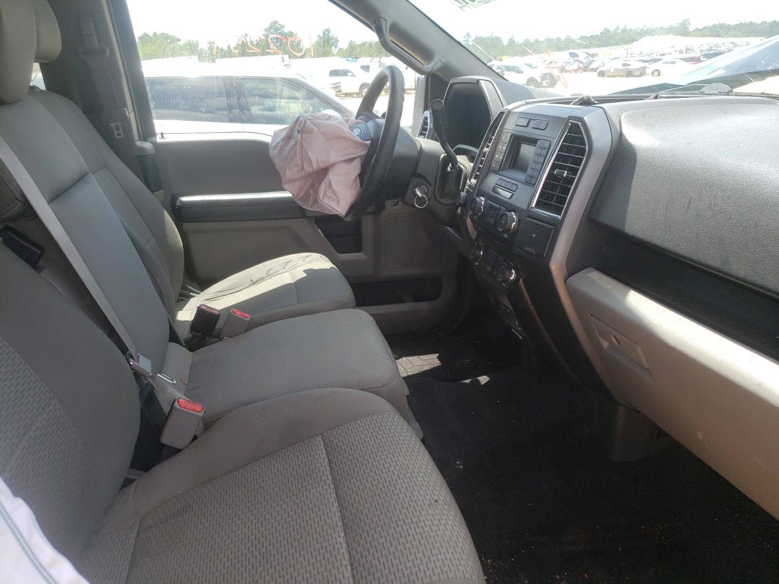 Photo 5 from auction – 2016 FORD F150 SUPER with VIN 1FTEX1EP1GFD58504