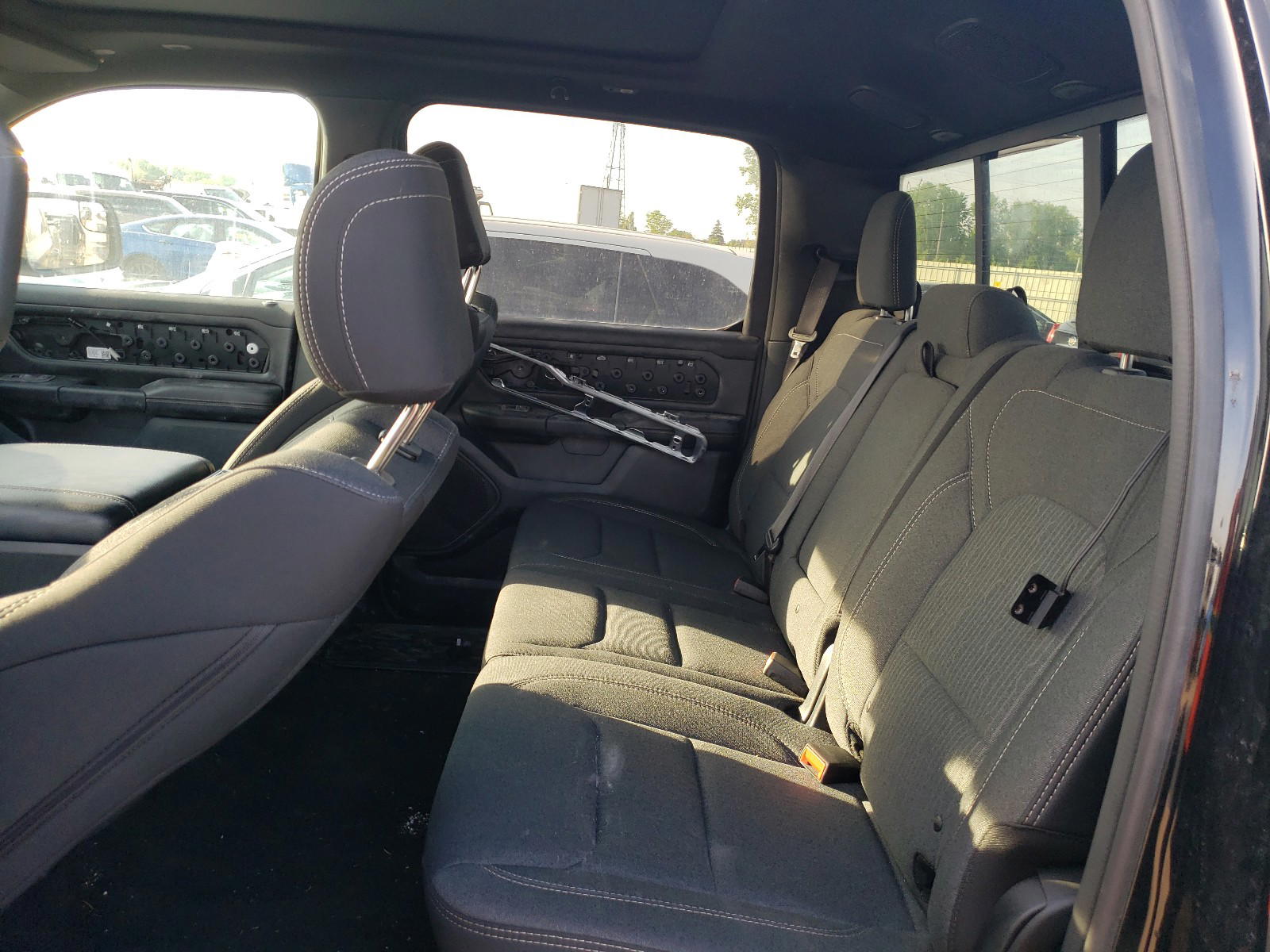 Photo 9 from auction – 2019 RAM 1500 BIG H with VIN 1C6SRFFT3KN783136